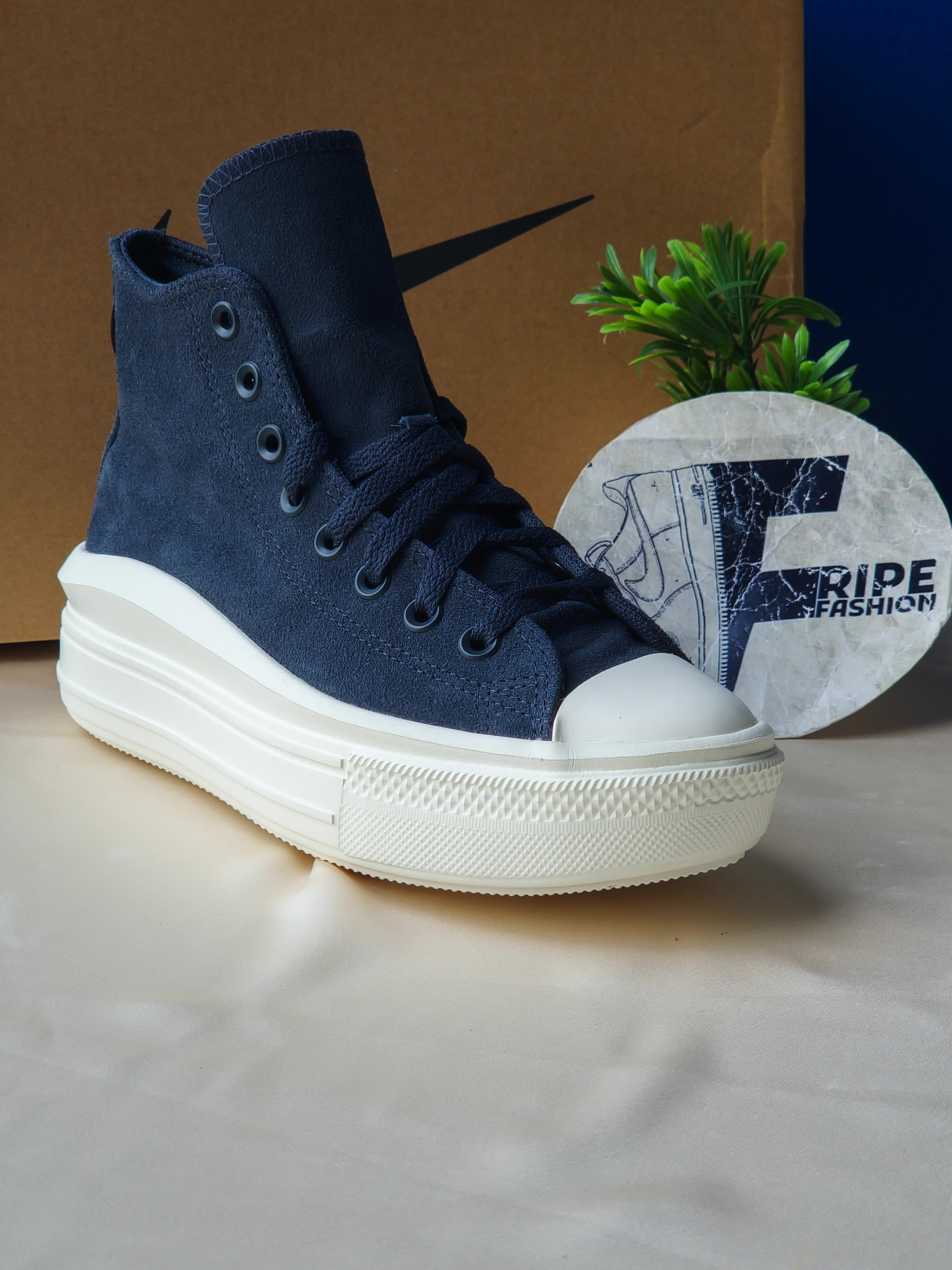 CONVERSE jamais porté