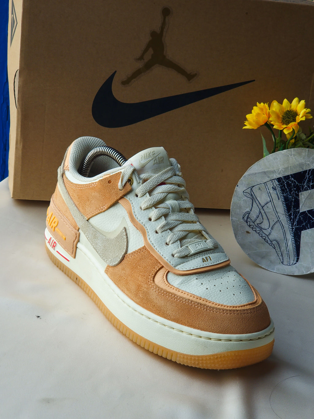 NIKE