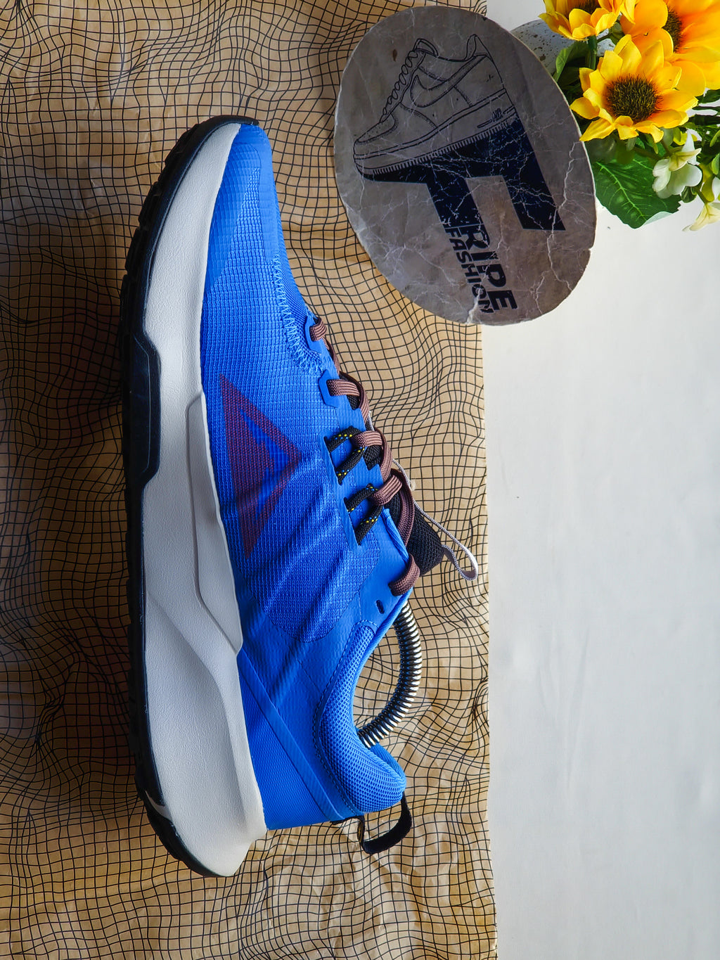 NIKE NEUF