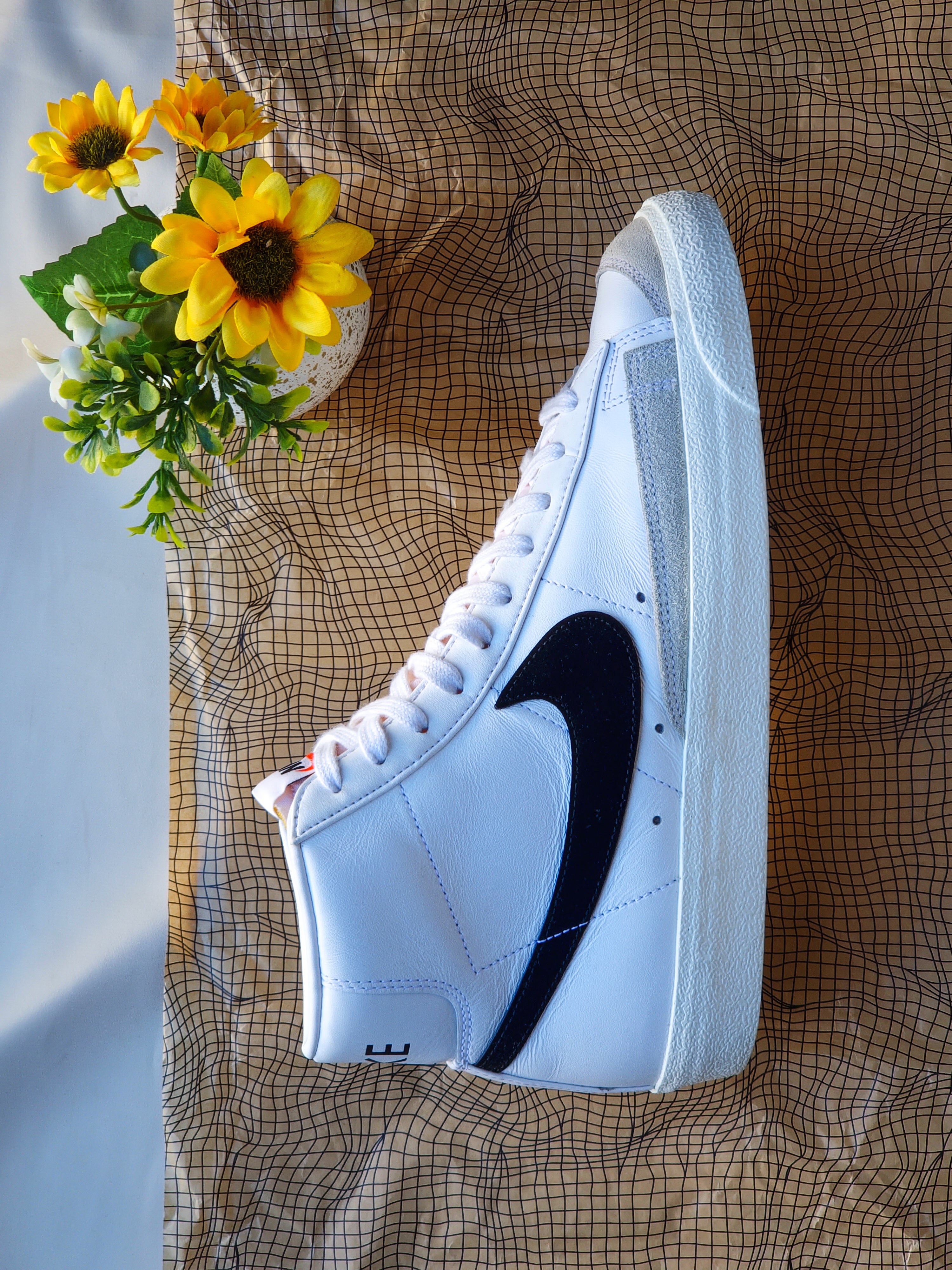 NIKE