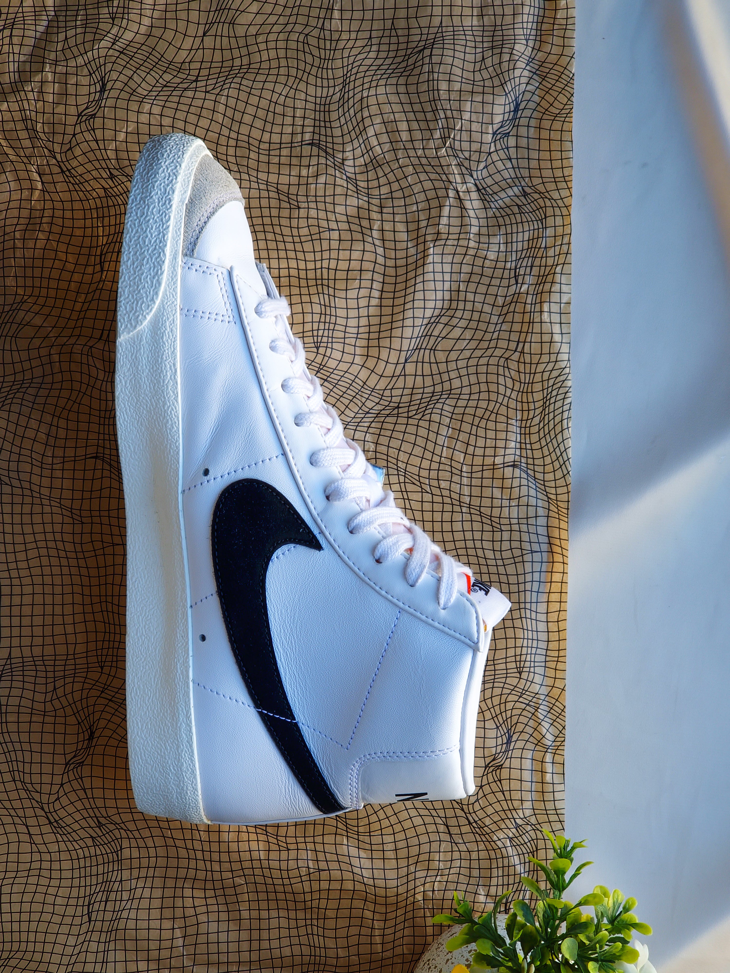 NIKE