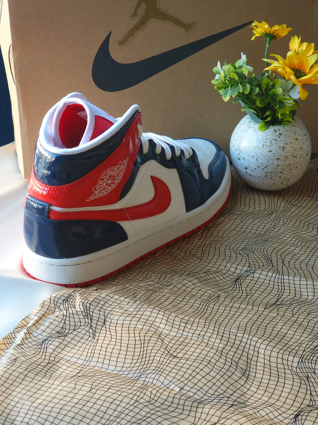 NIKE