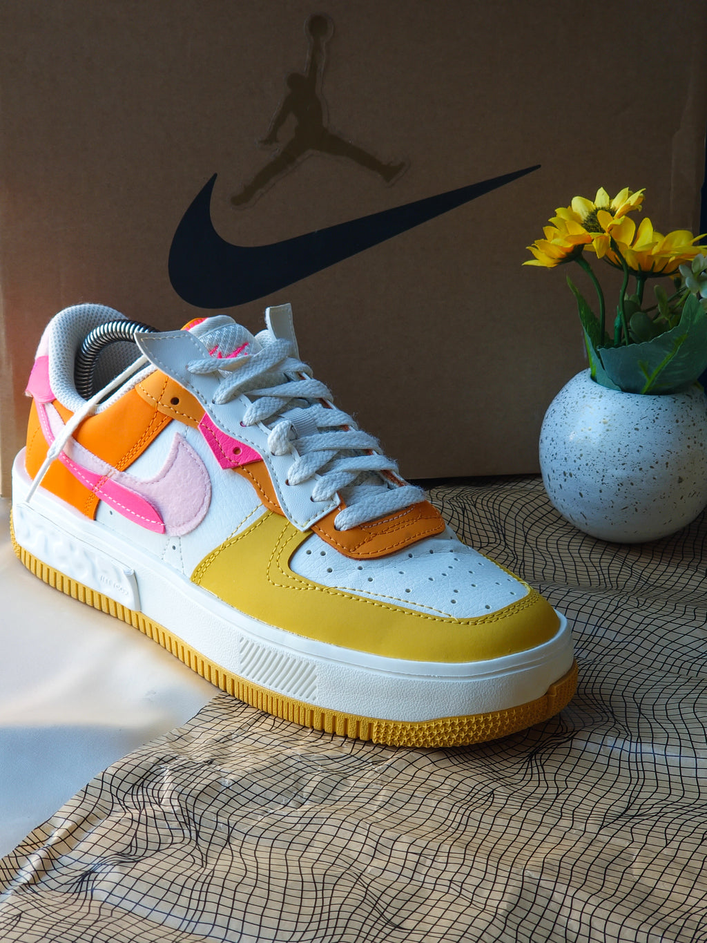 NIKE