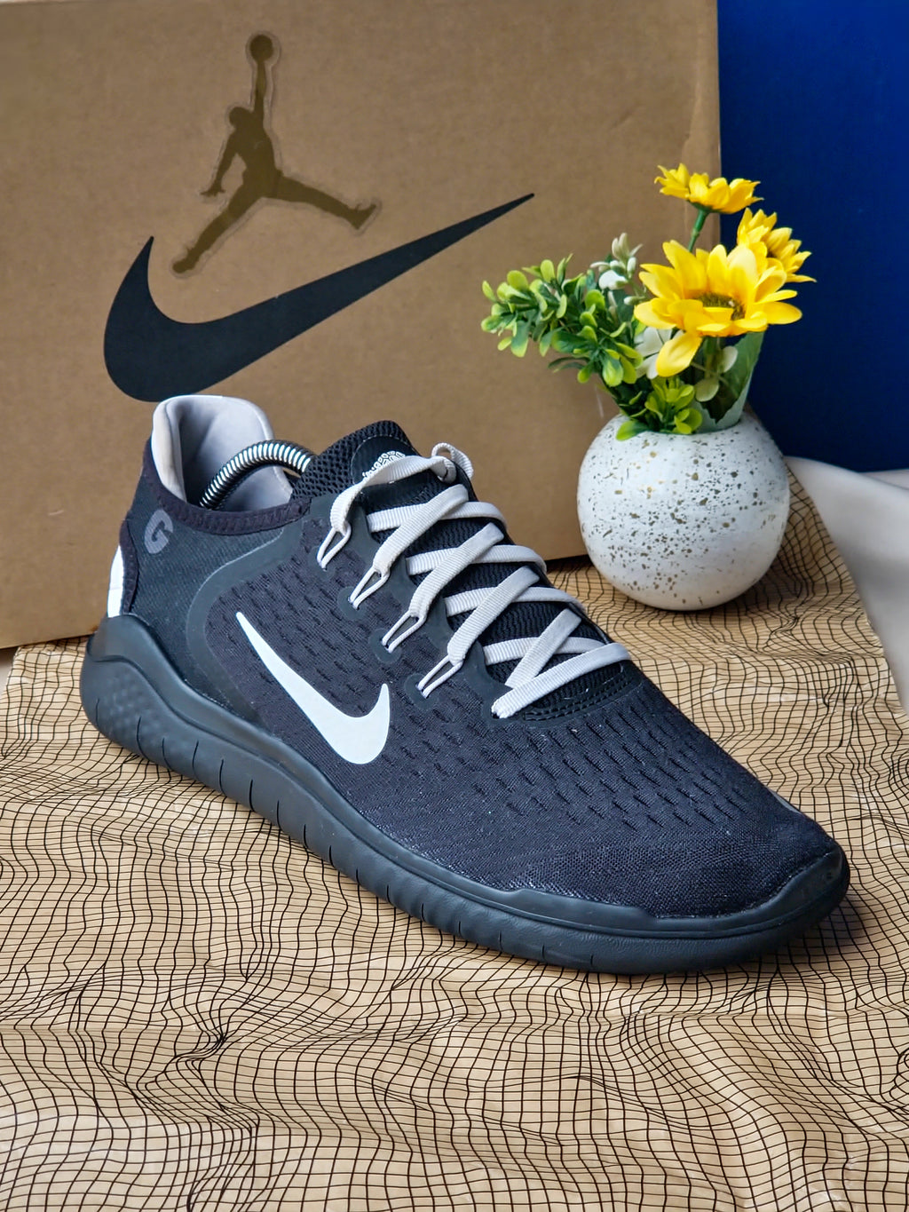 NIKE