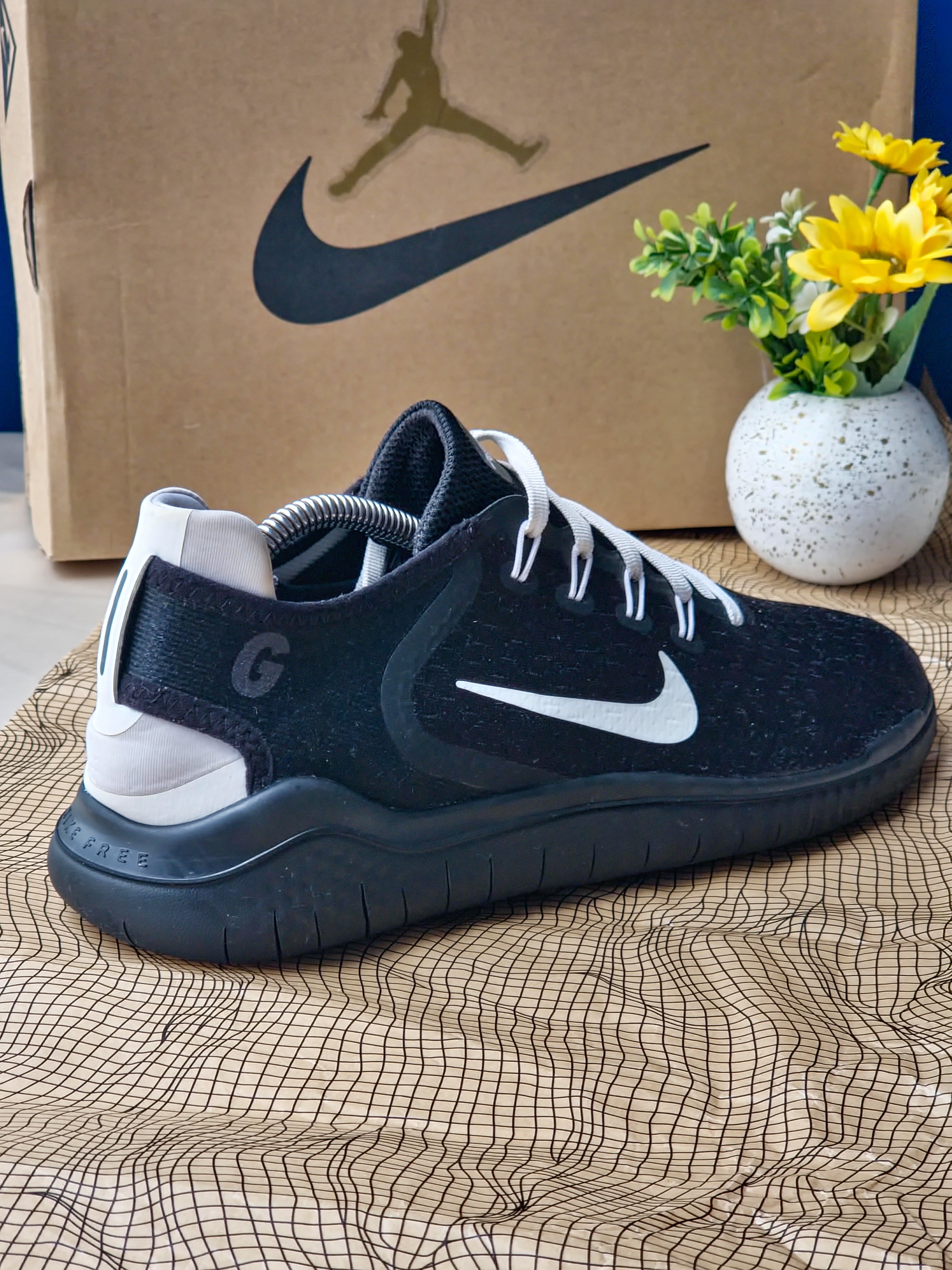 NIKE