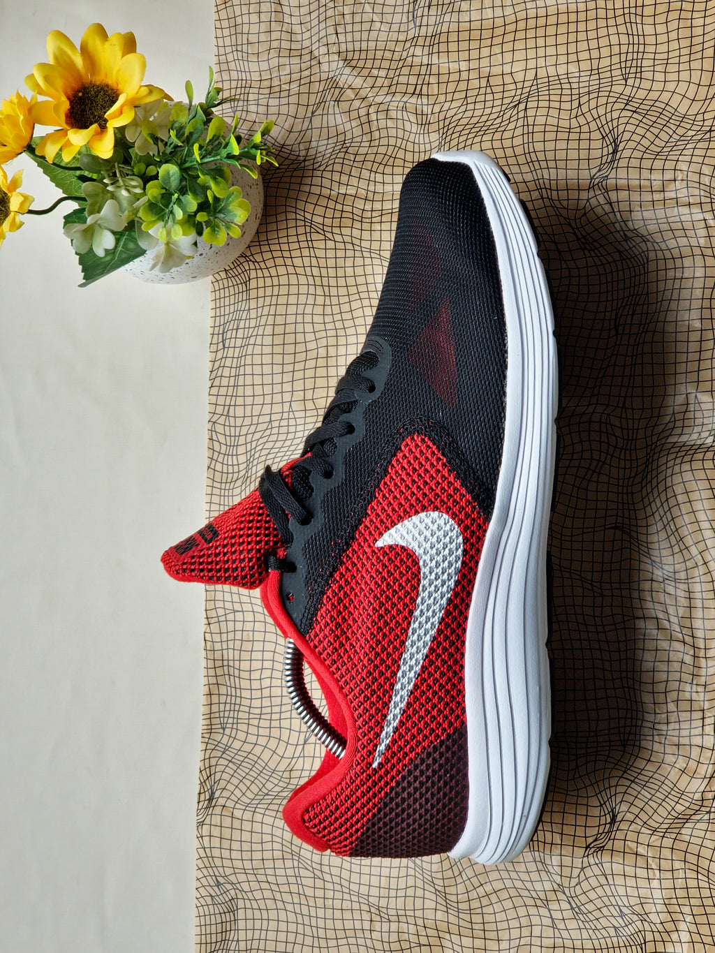 NIKE