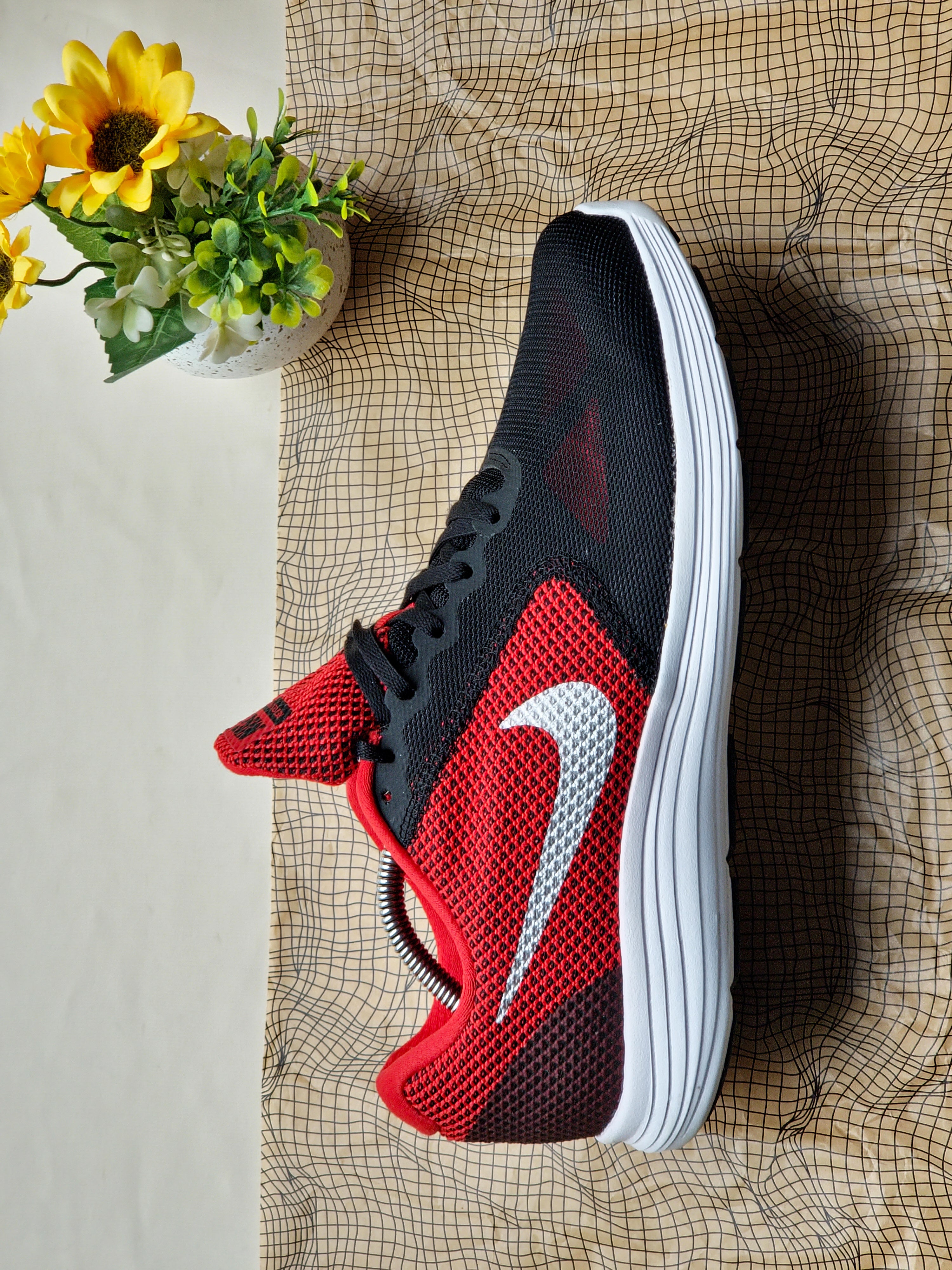 NIKE