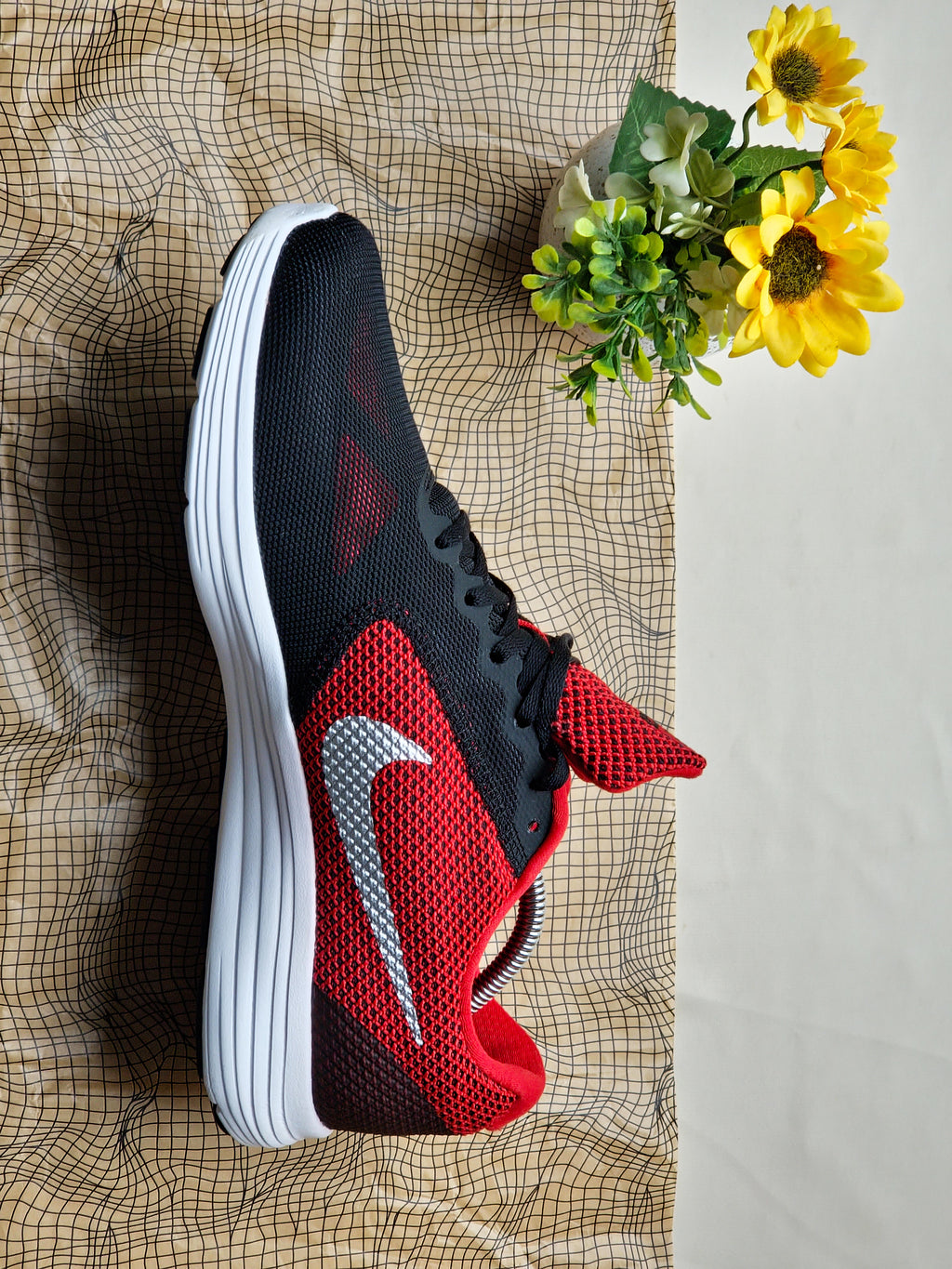 NIKE