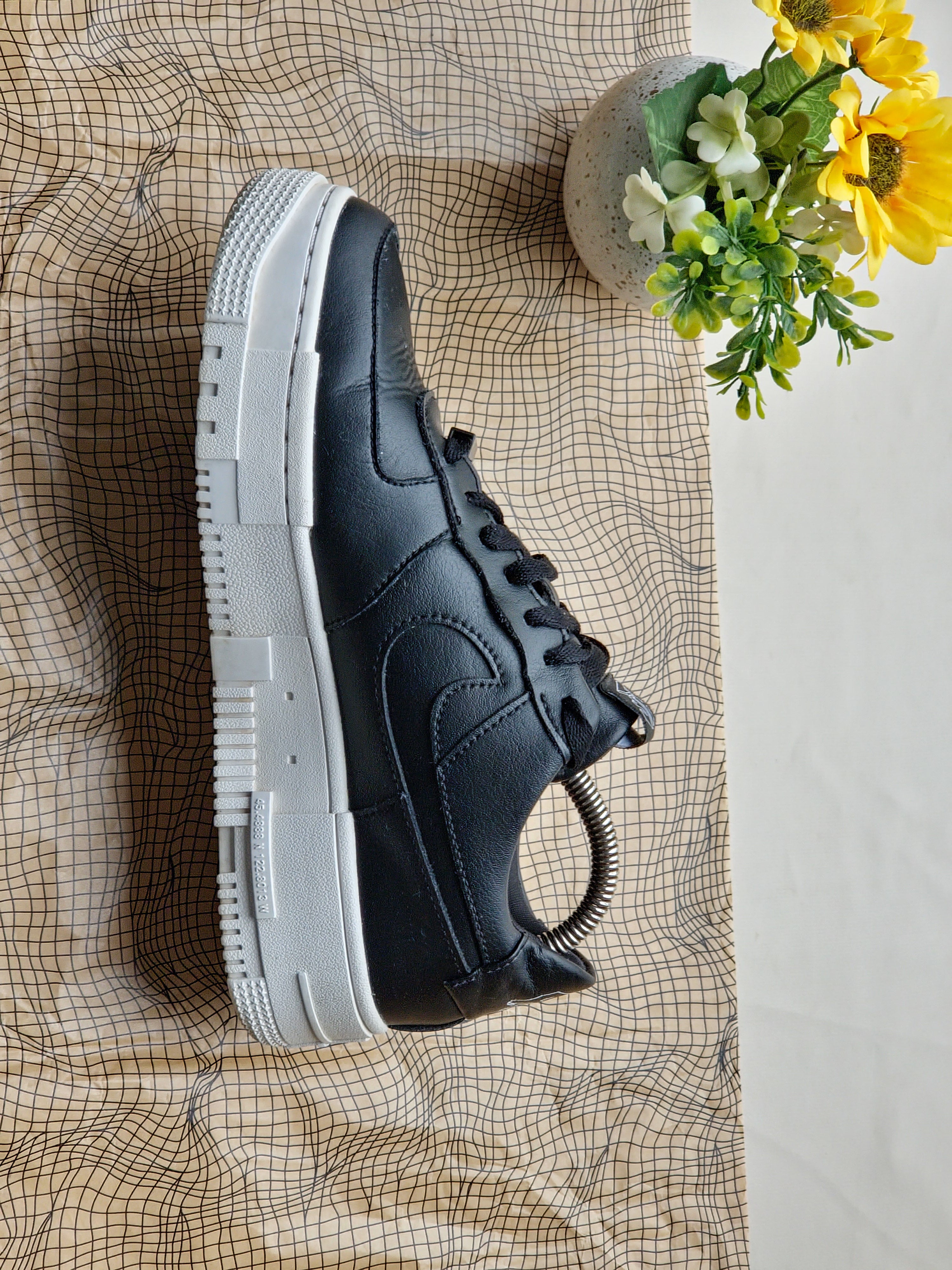 NIKE