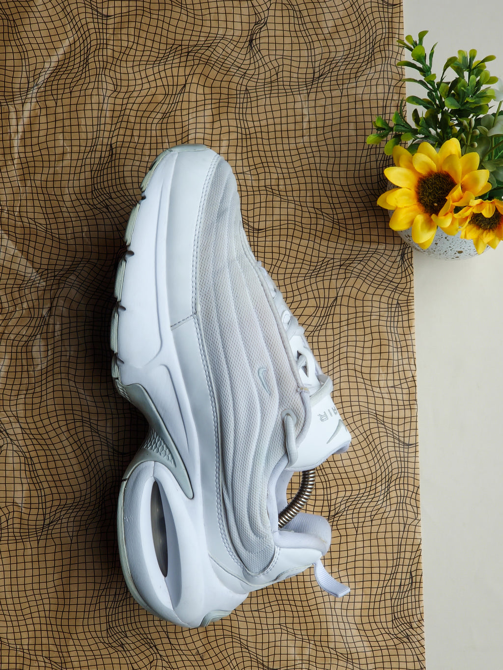NIKE