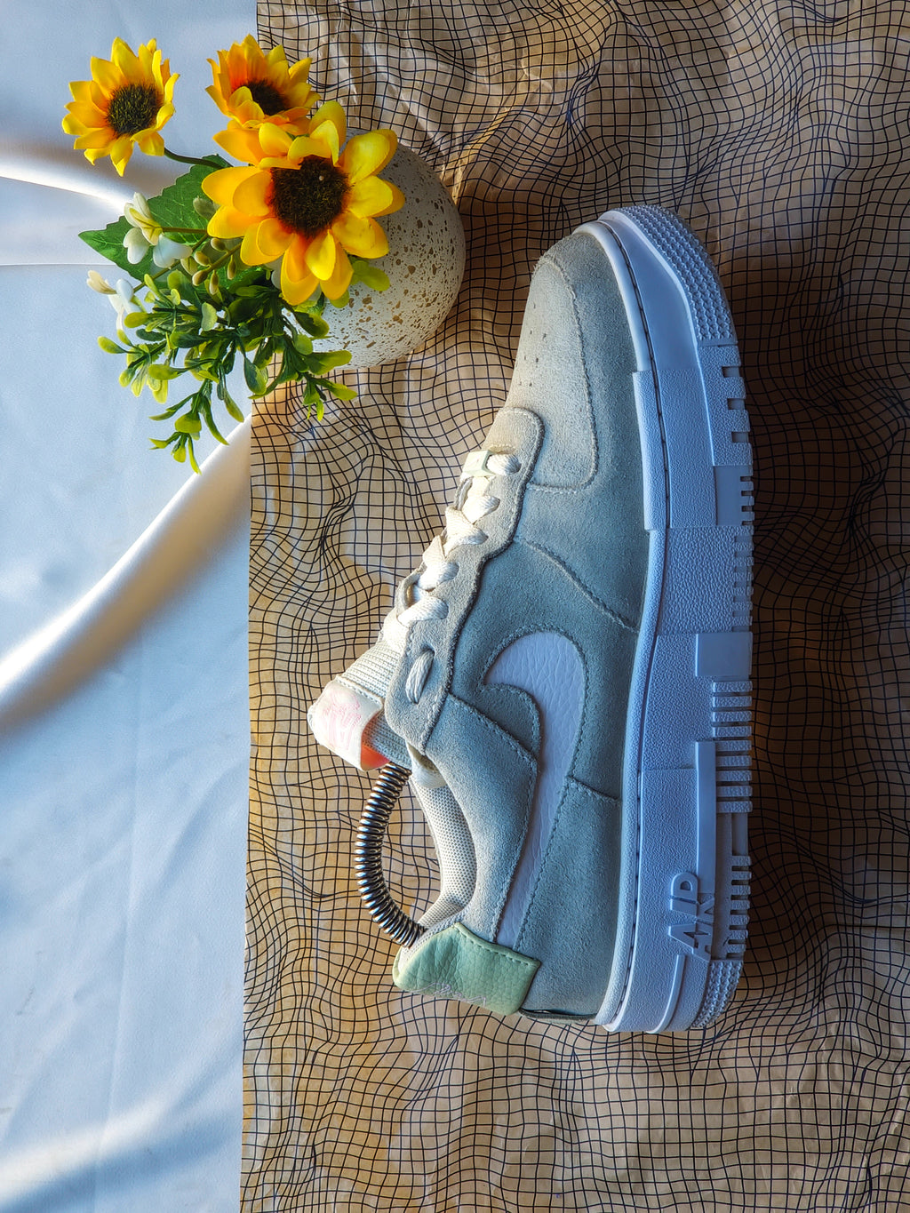 NIKE
