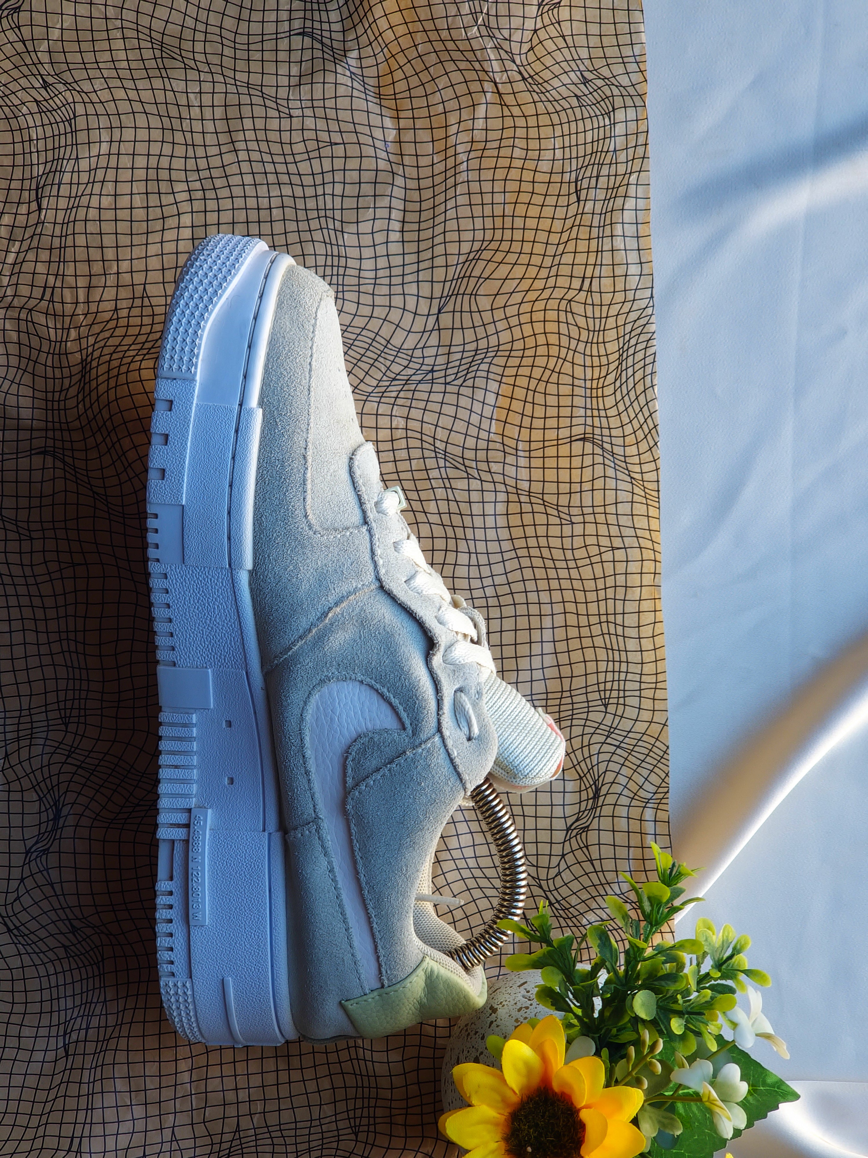 NIKE