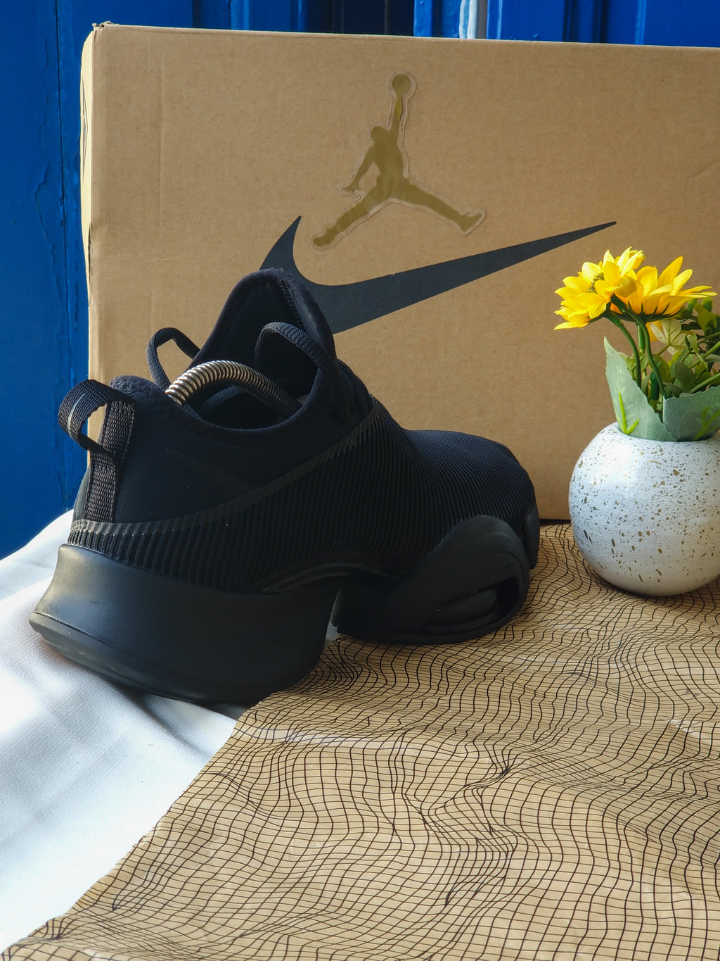NIKE
