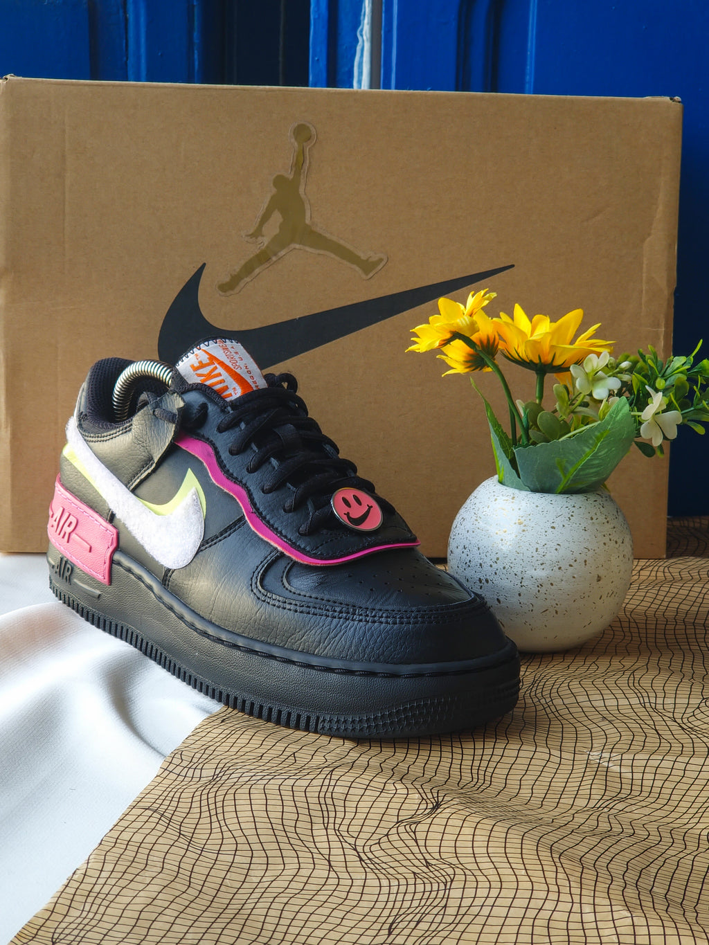 NIKE