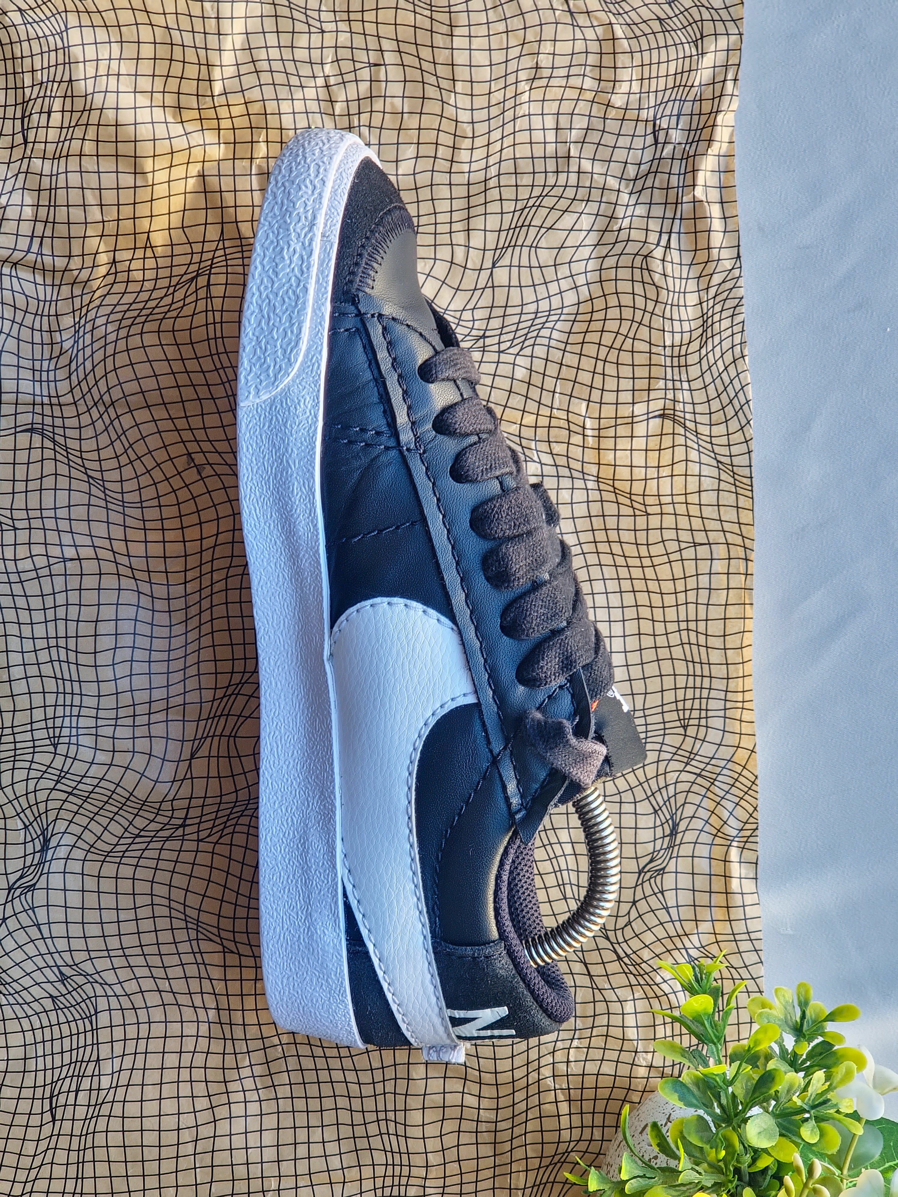 NIKE