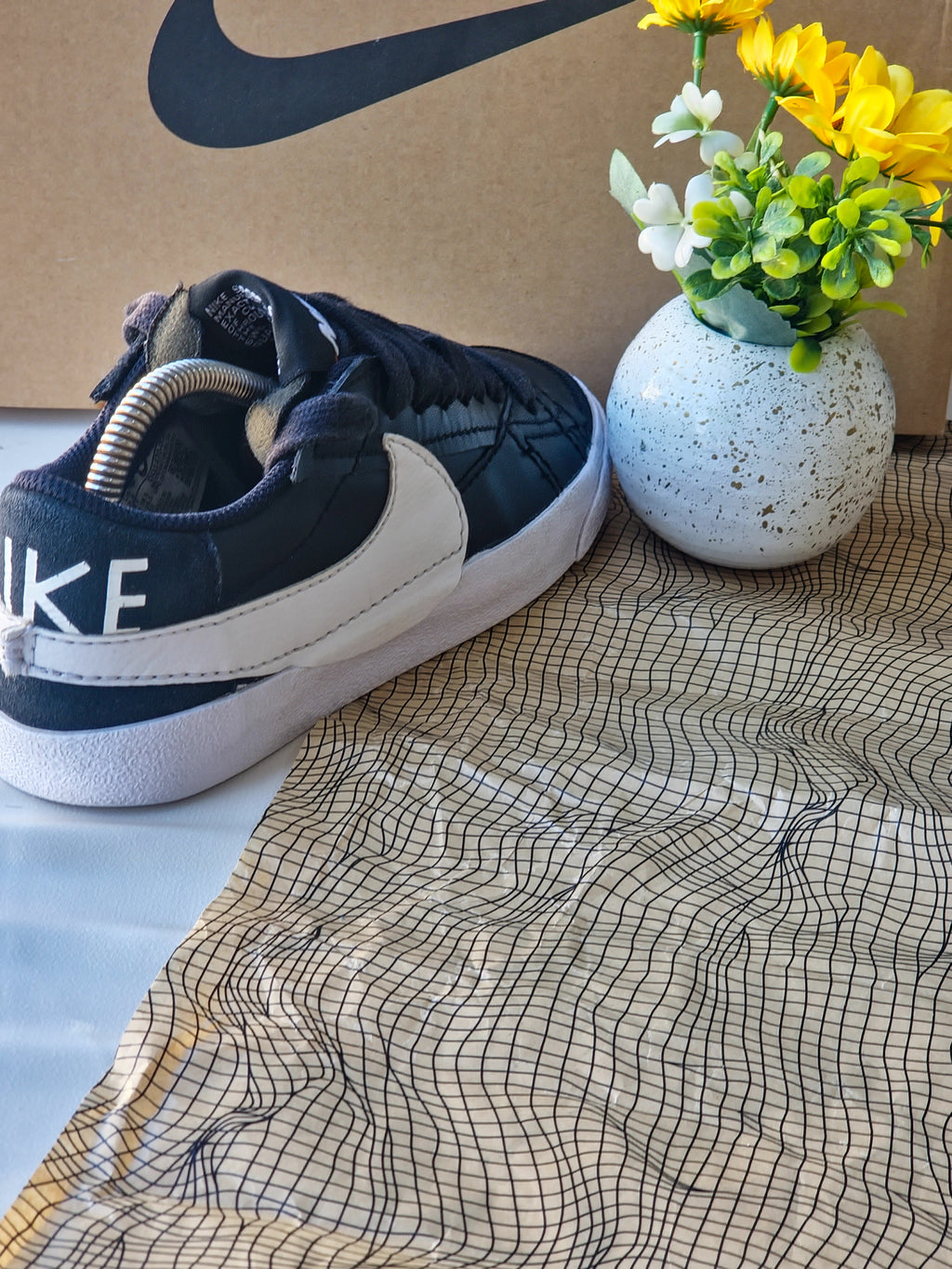 NIKE