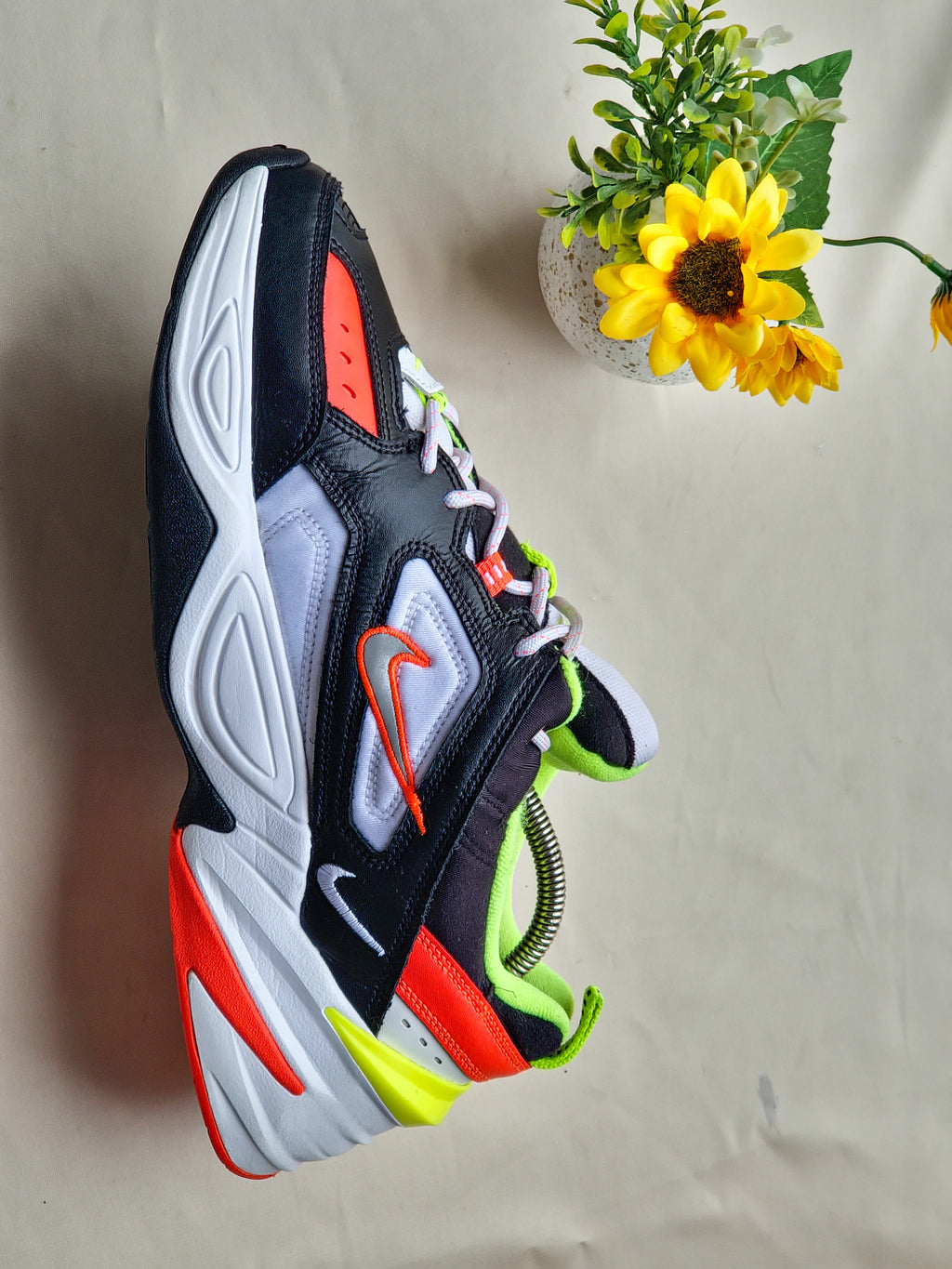 NIKE