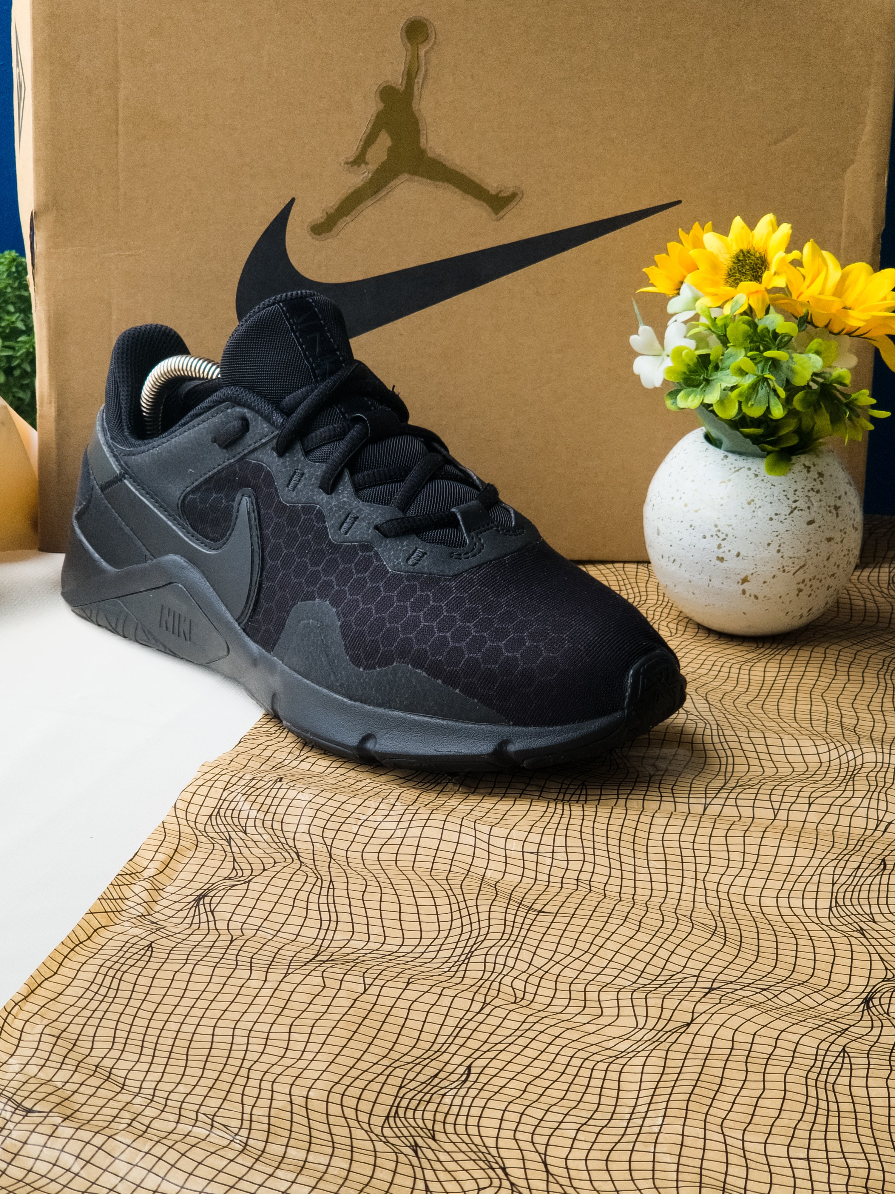 NIKE