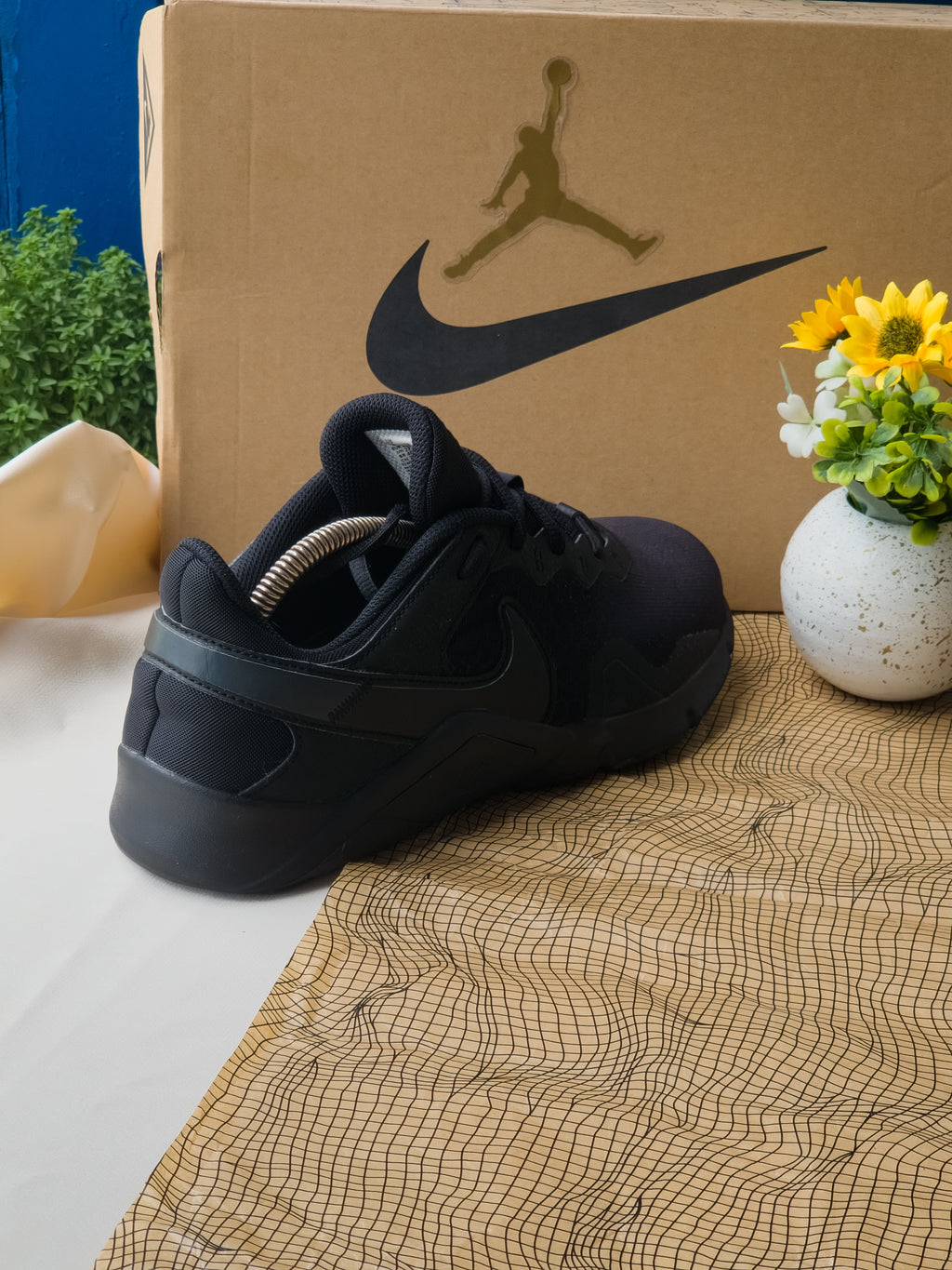 NIKE