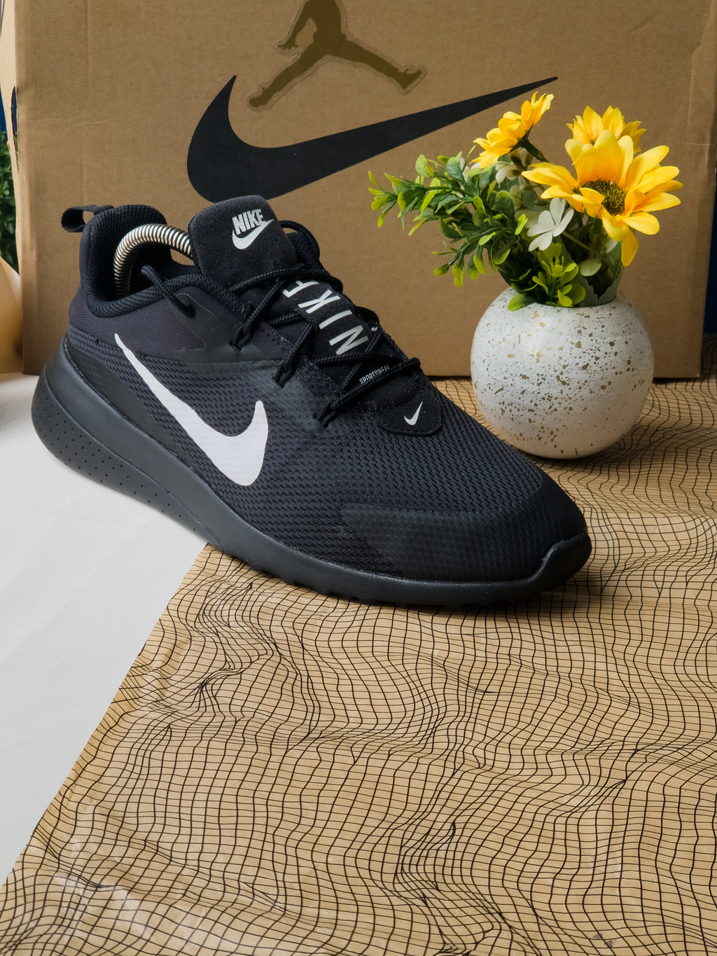 NIKE