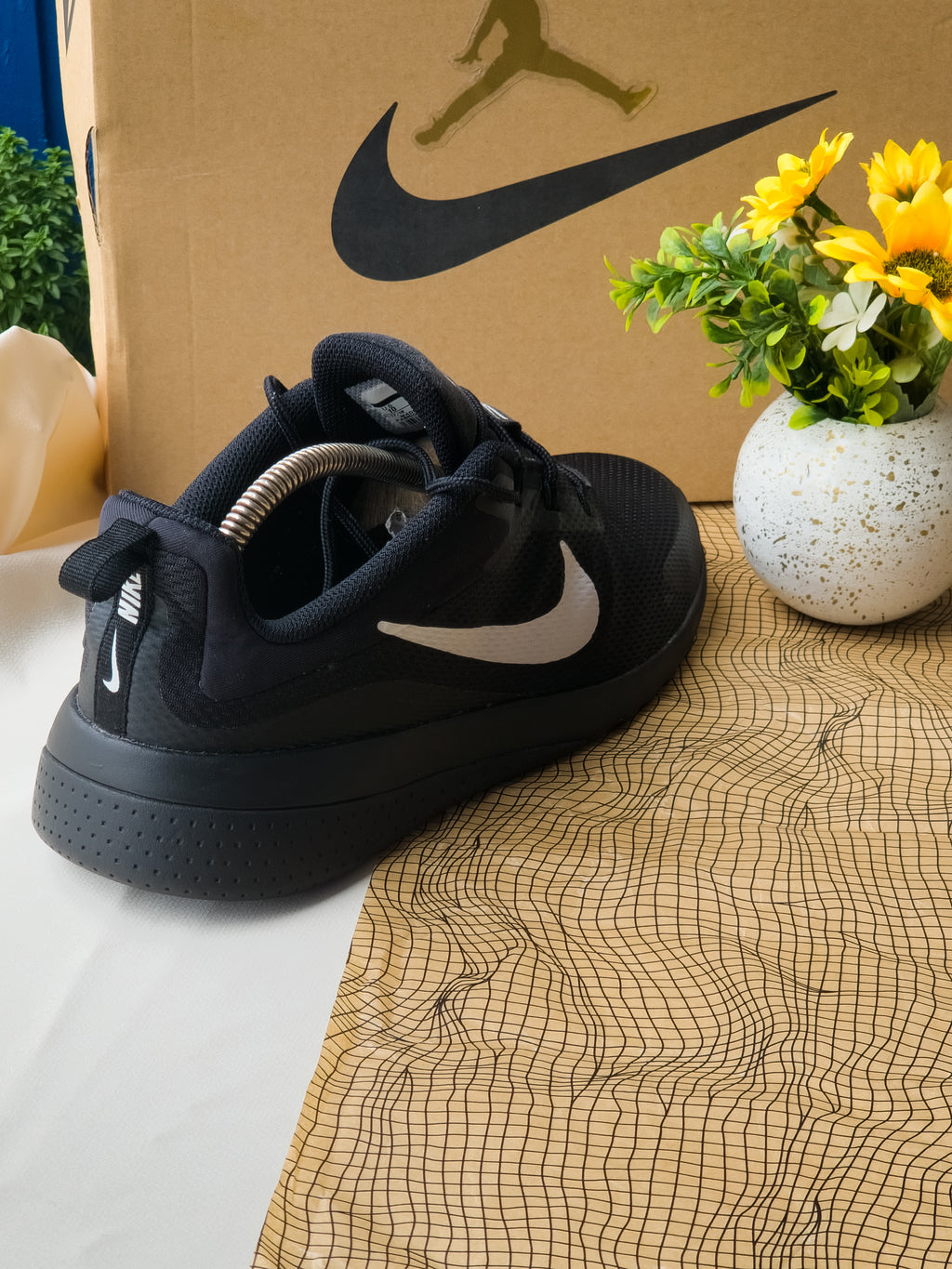 NIKE