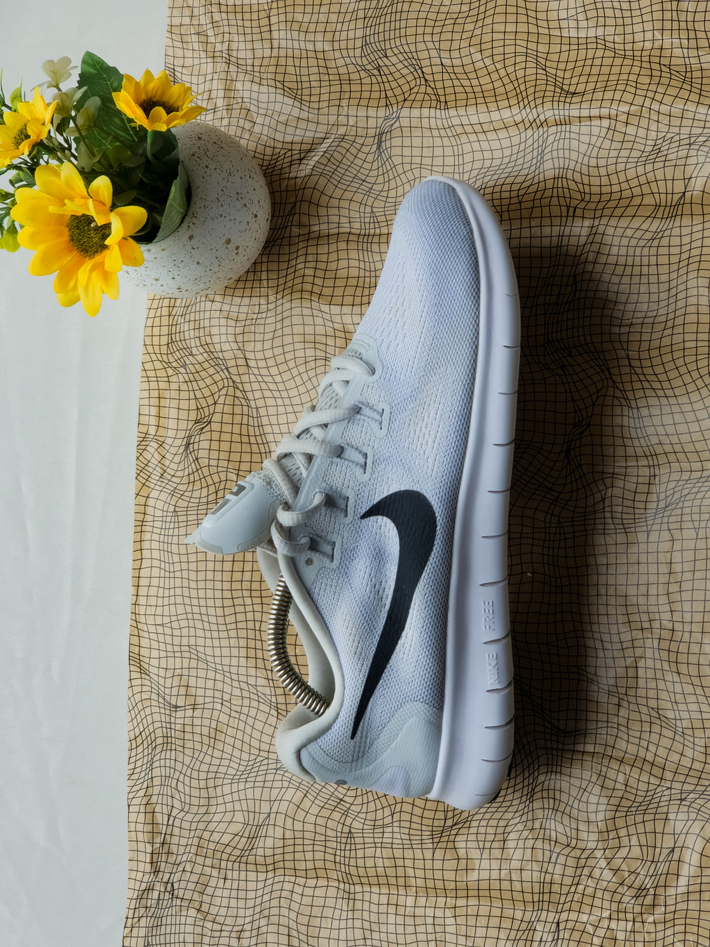 NIKE