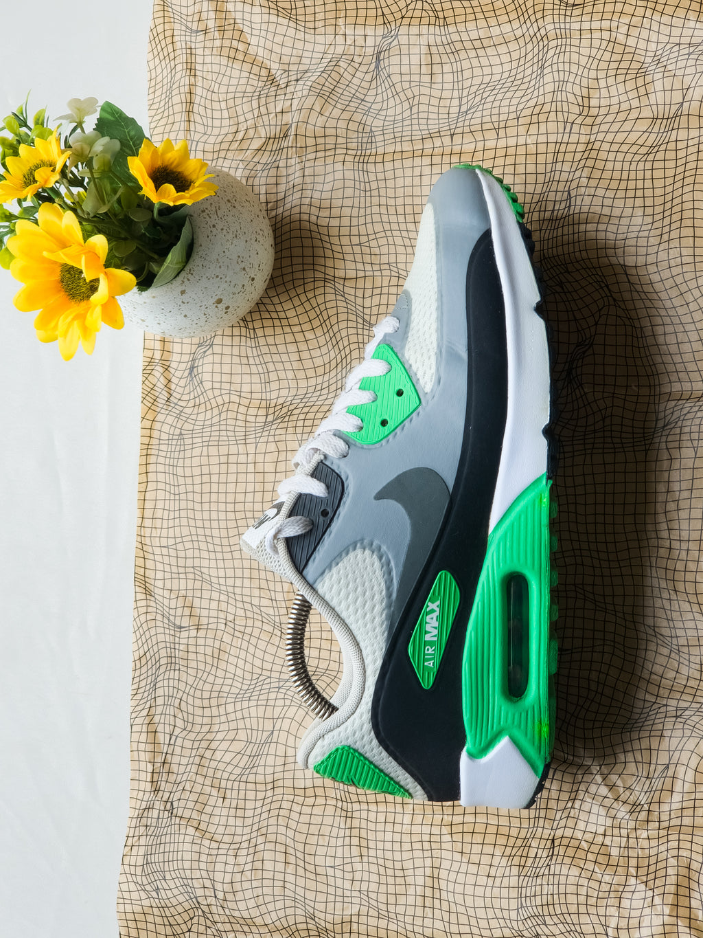 NIKE