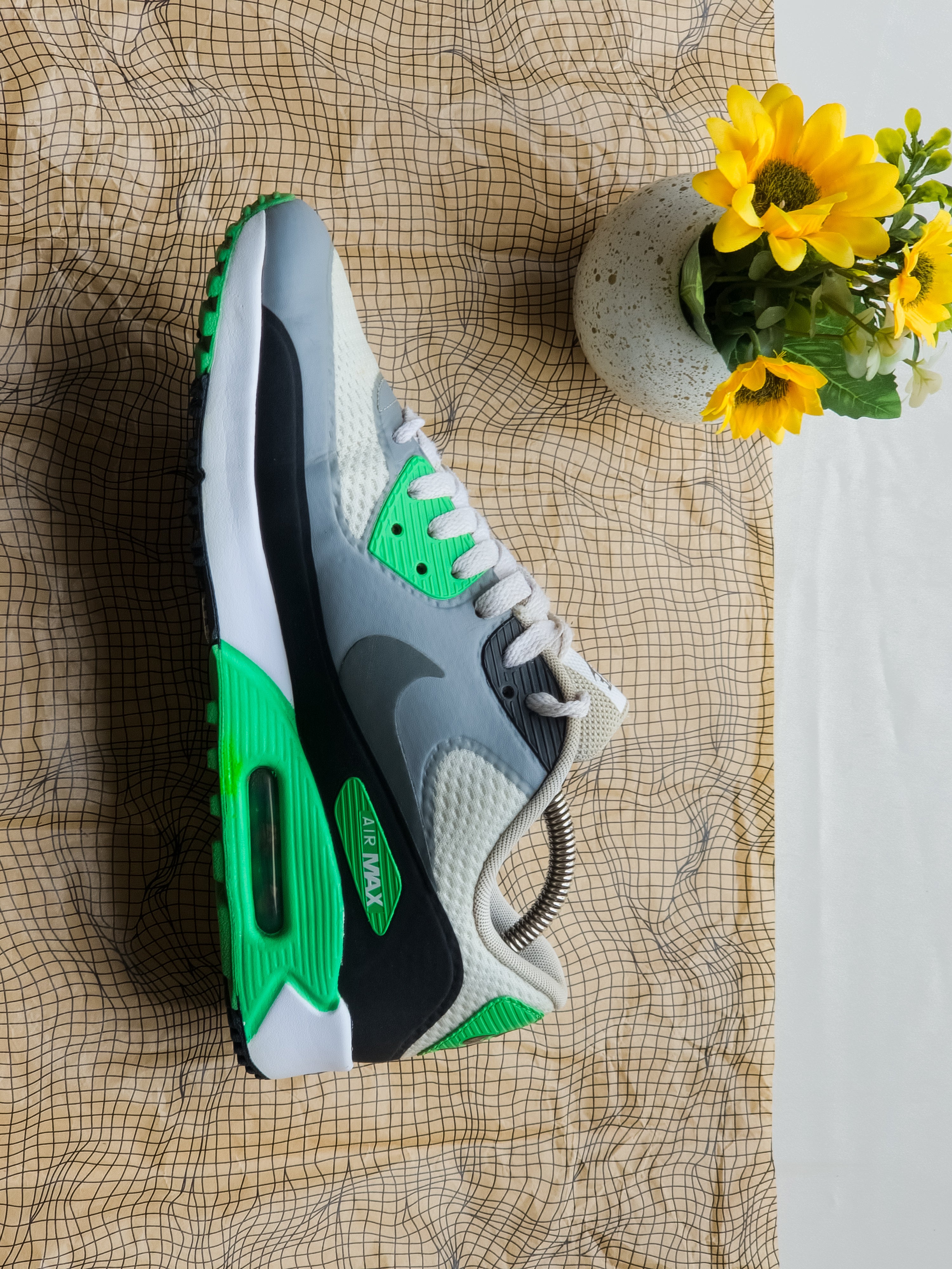 NIKE