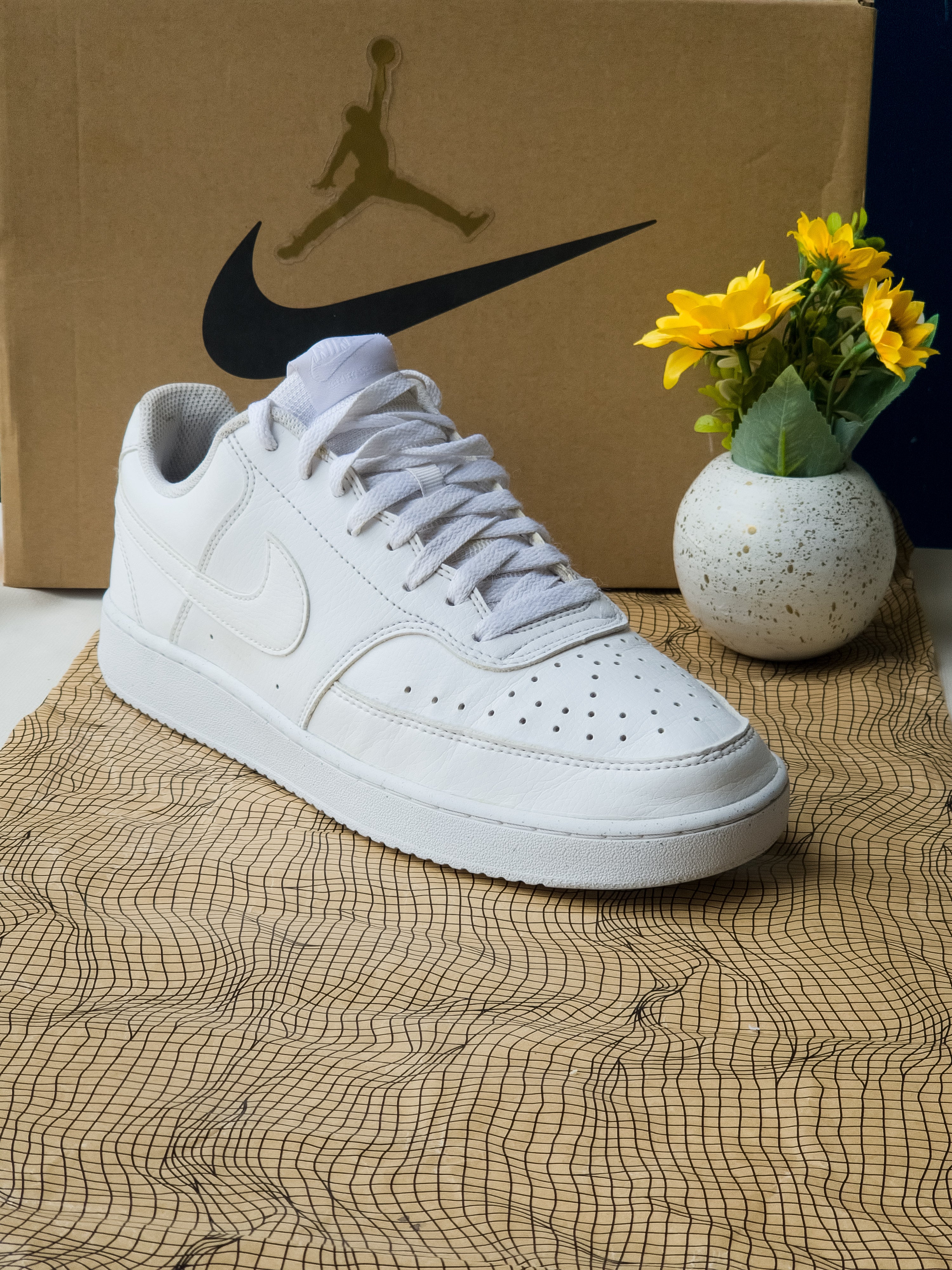NIKE