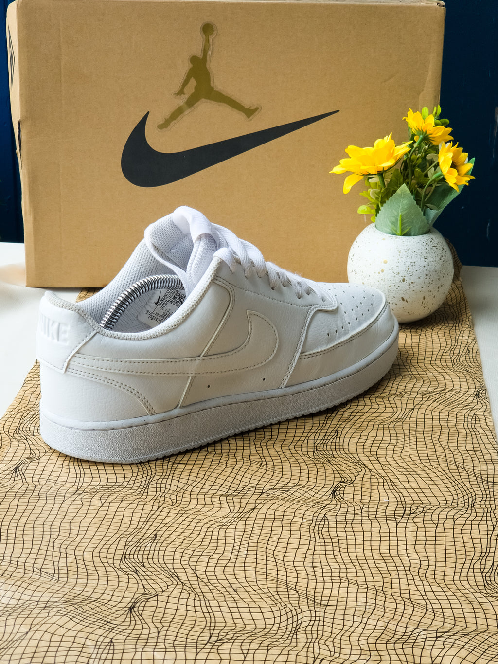 NIKE