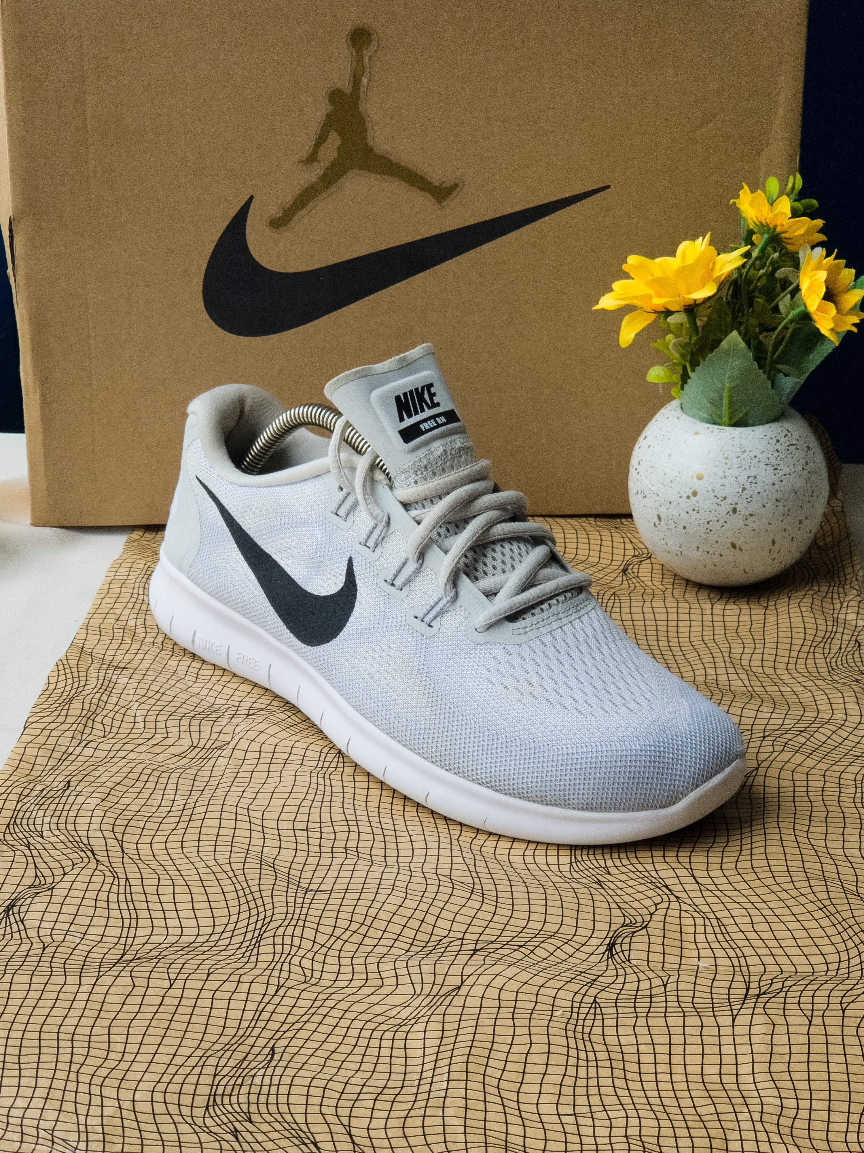 NIKE