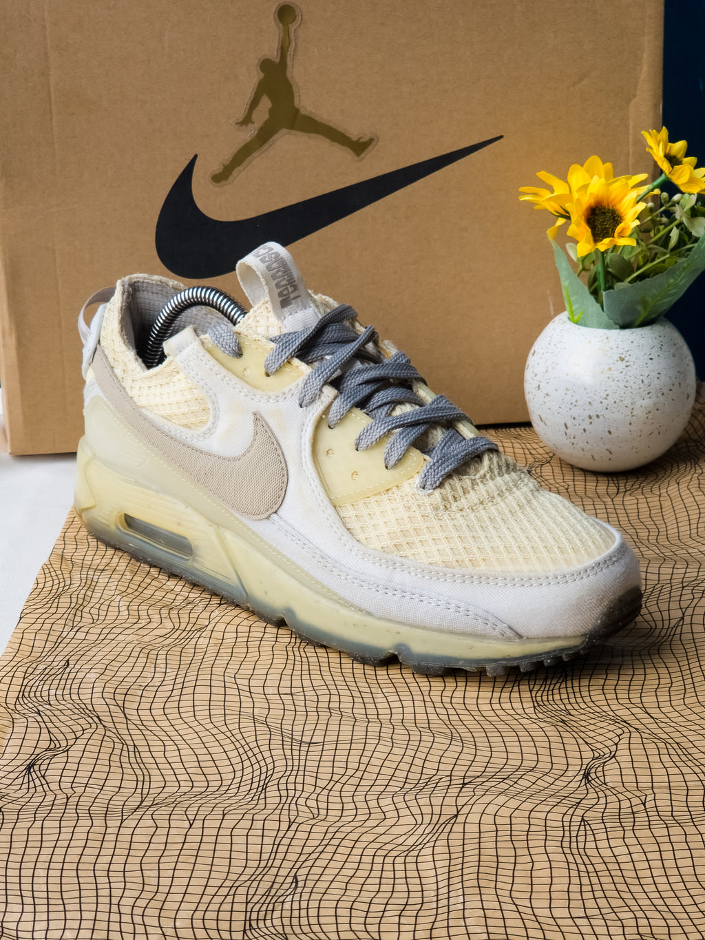 NIKE