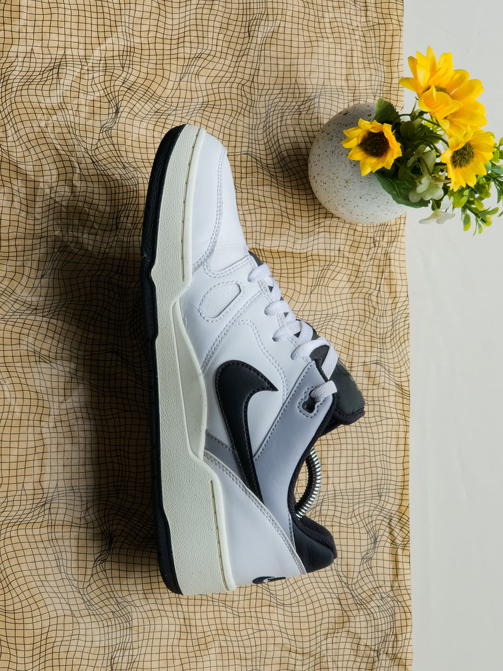NIKE