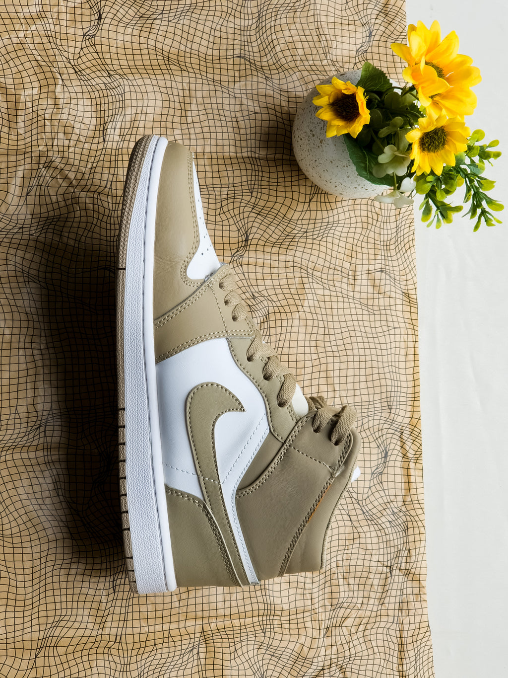 NIKE