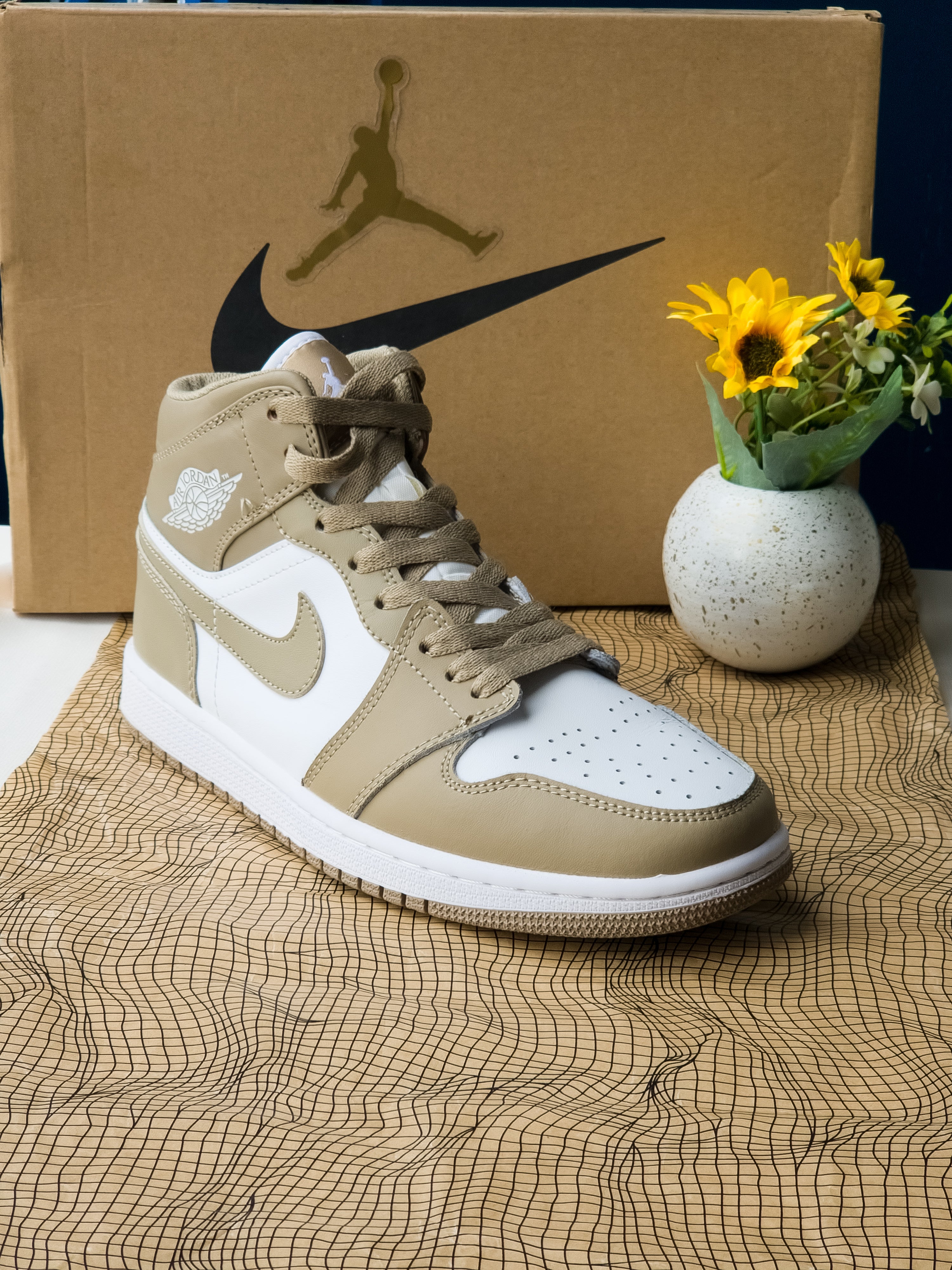 NIKE