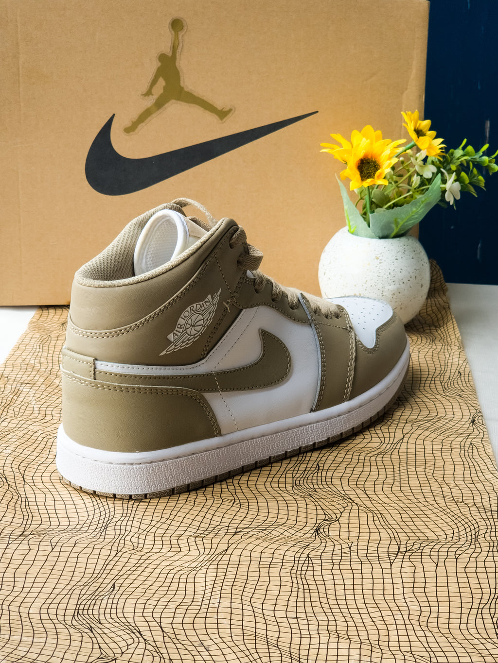 NIKE