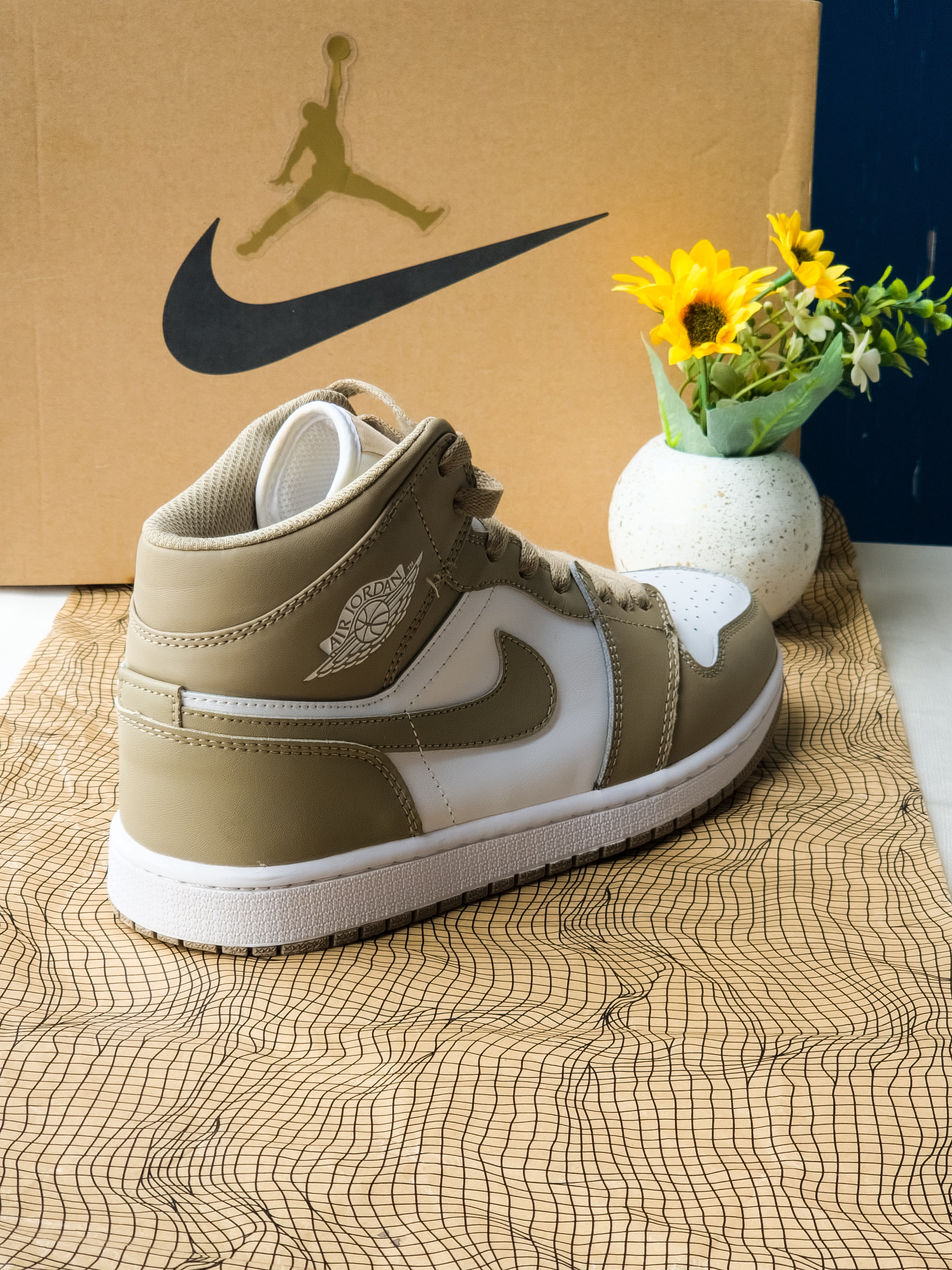 NIKE
