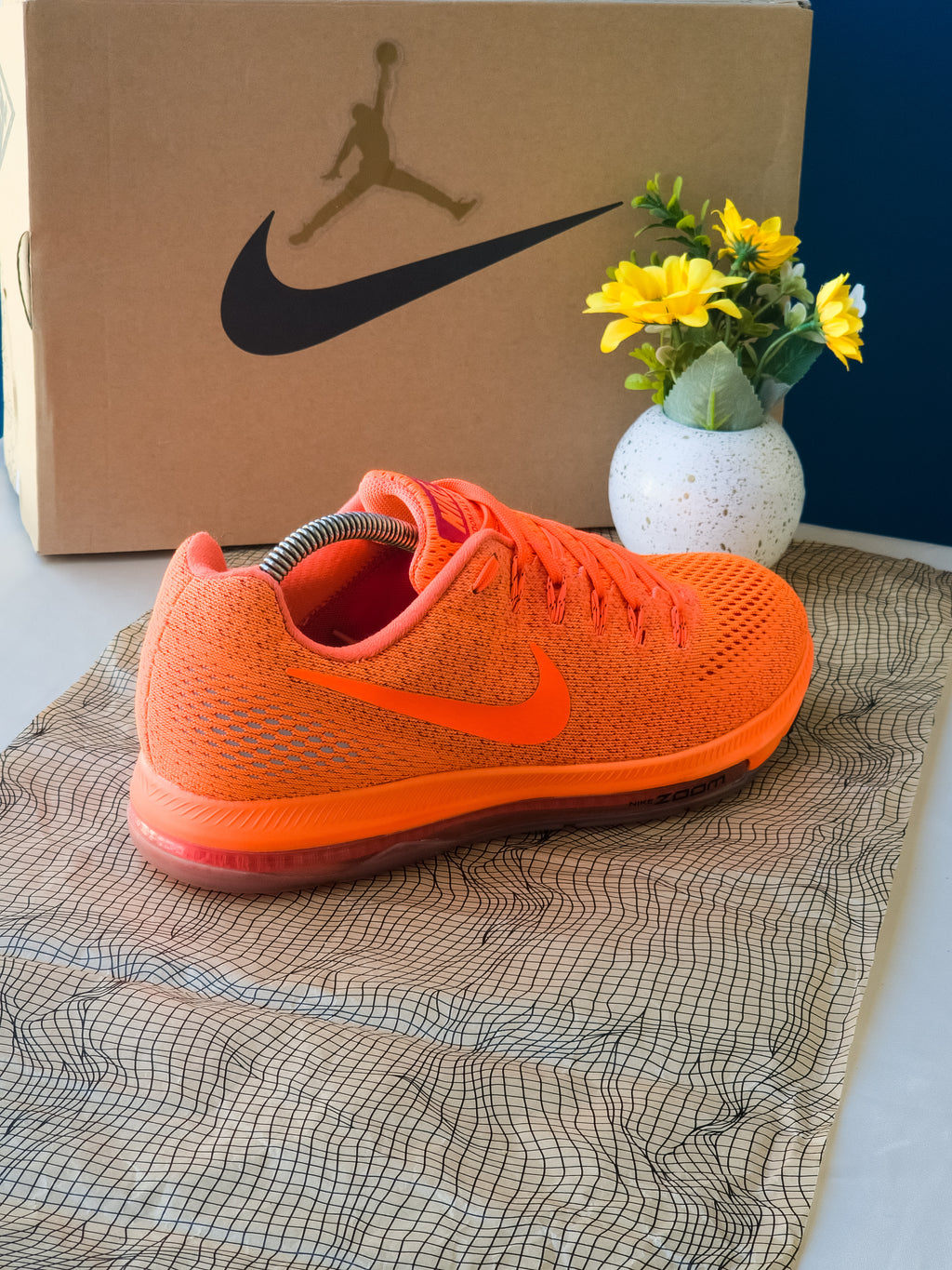NIKE