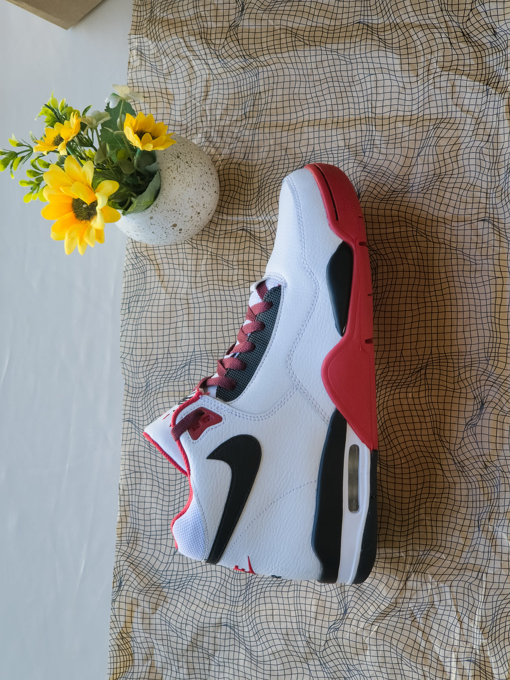 NIKE