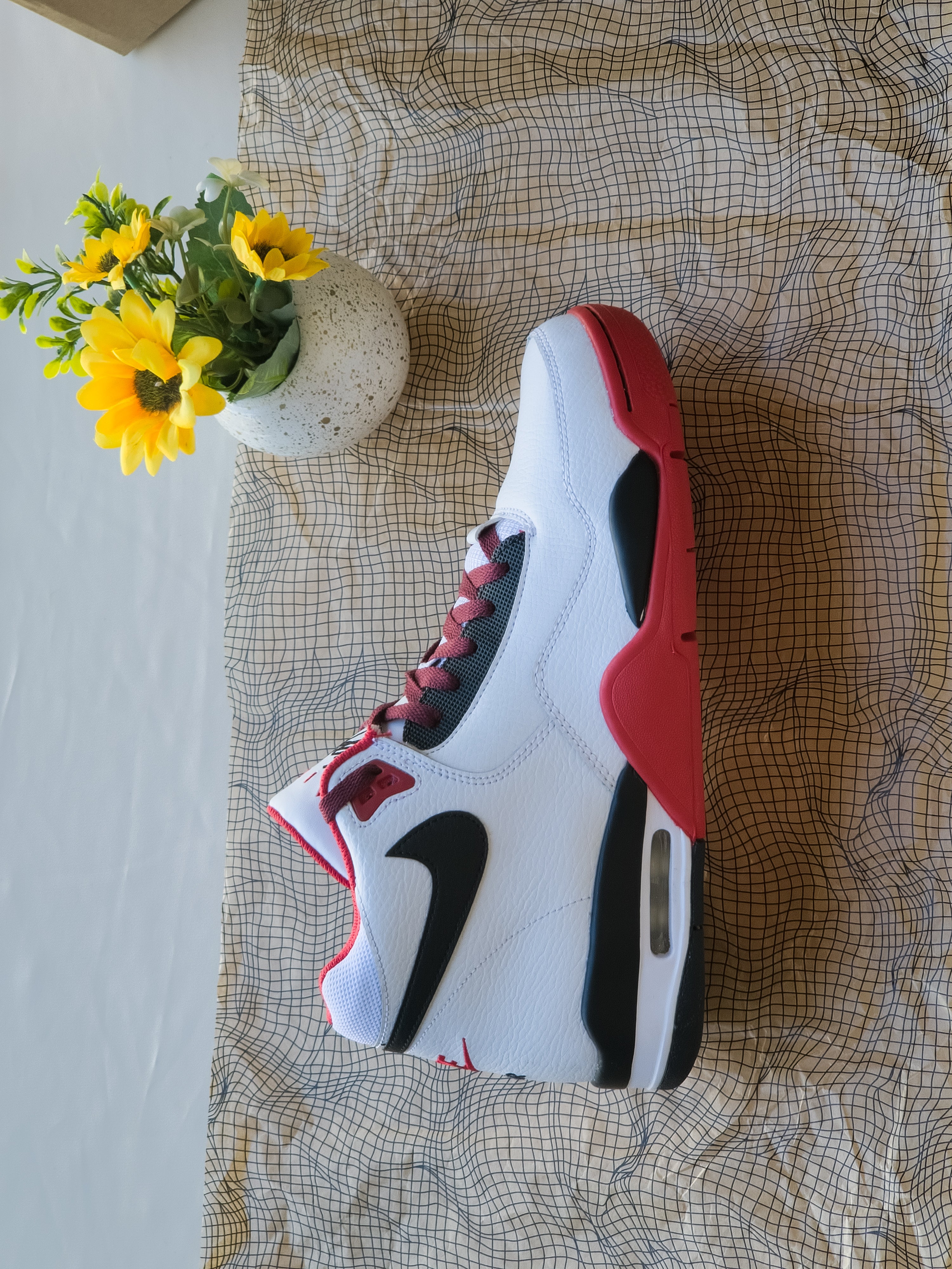NIKE