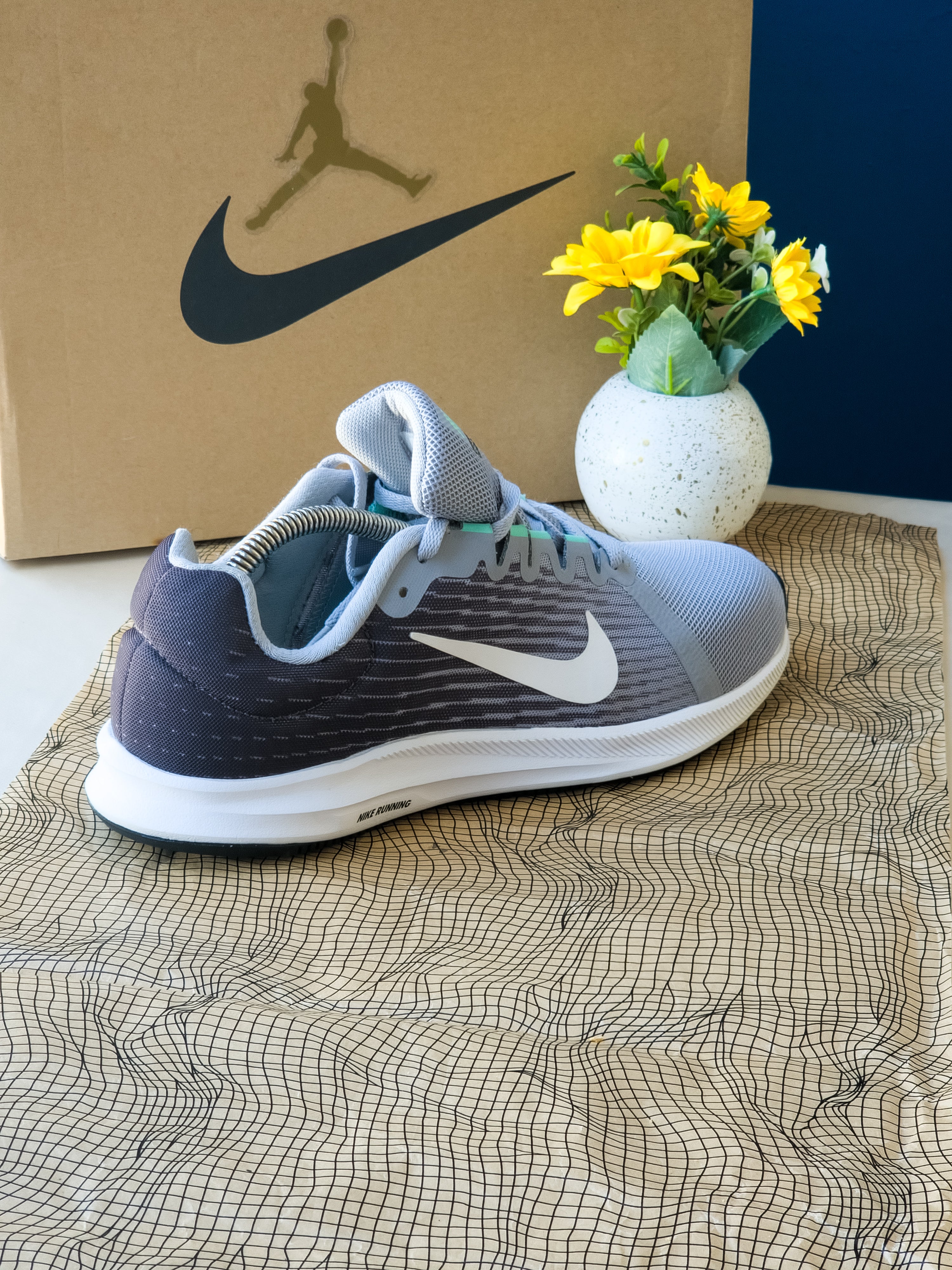 NIKE