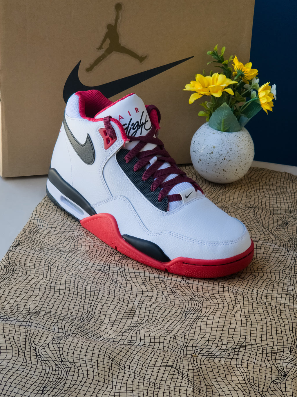 NIKE