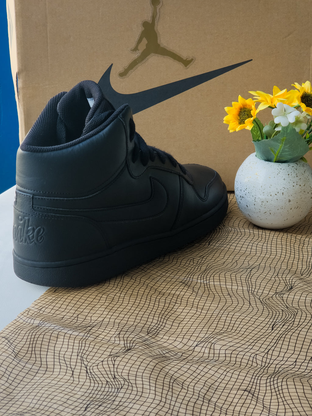 NIKE