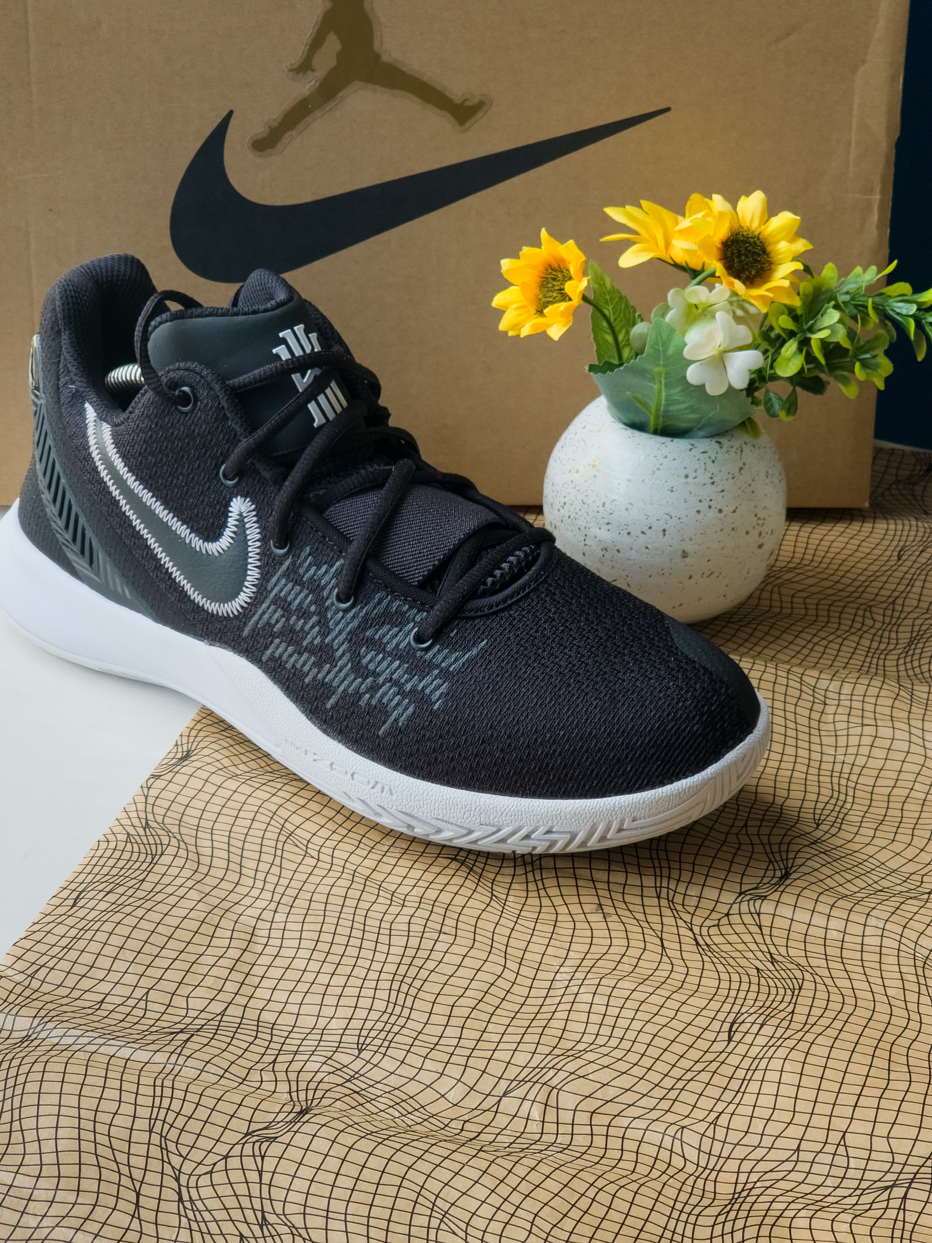 NIKE