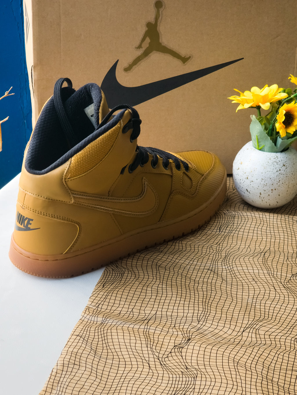 NIKE
