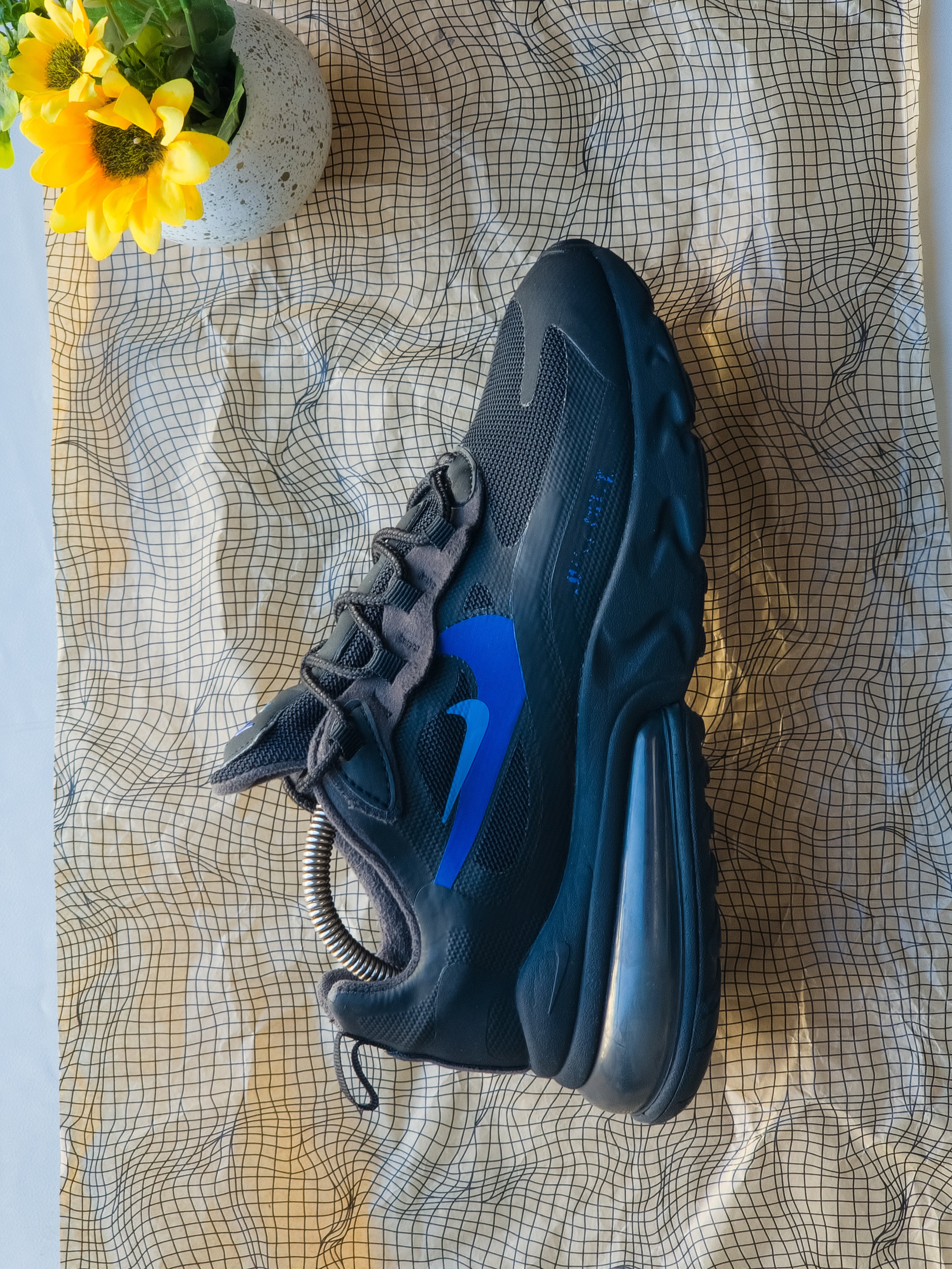 NIKE