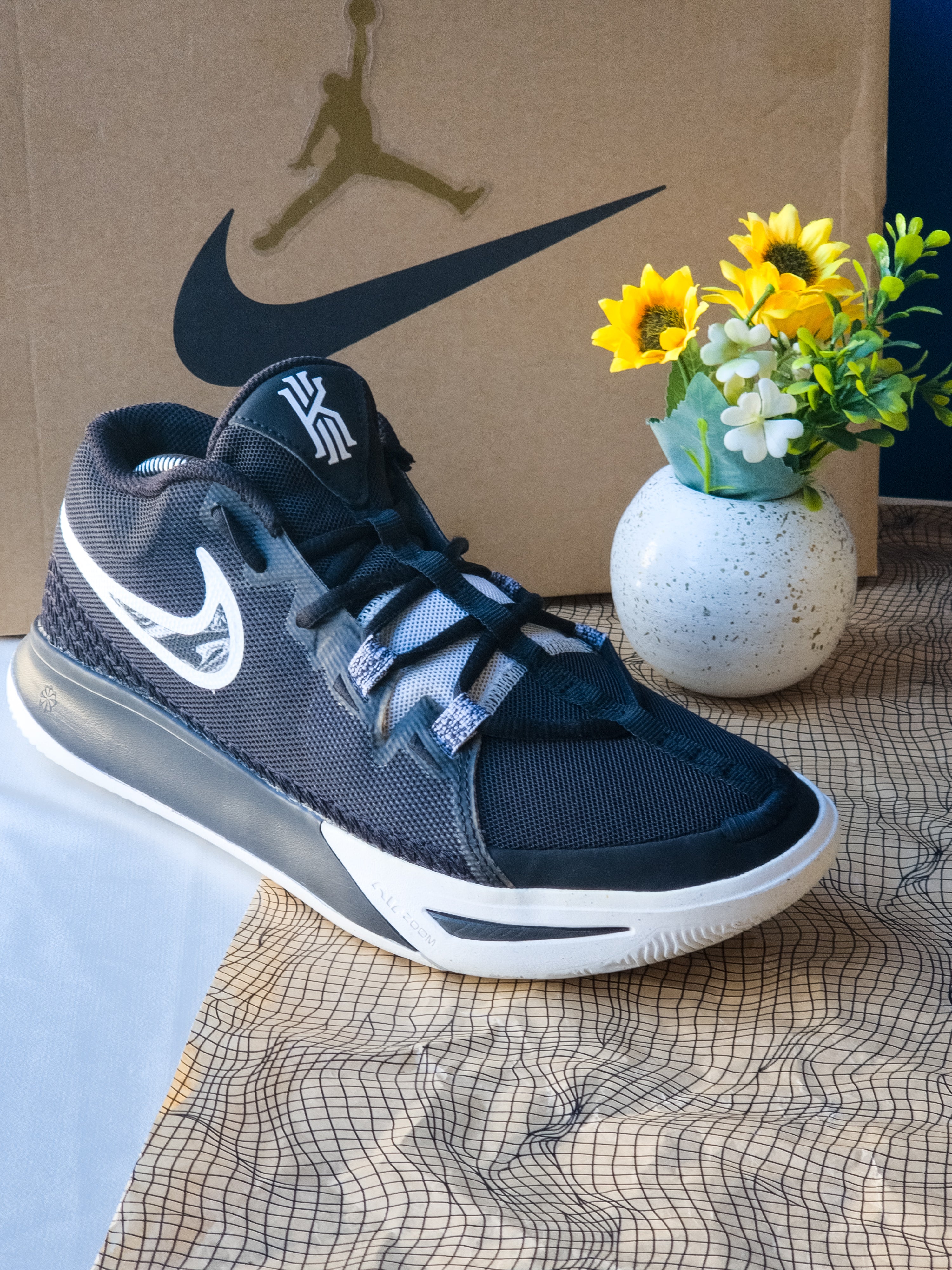NIKE