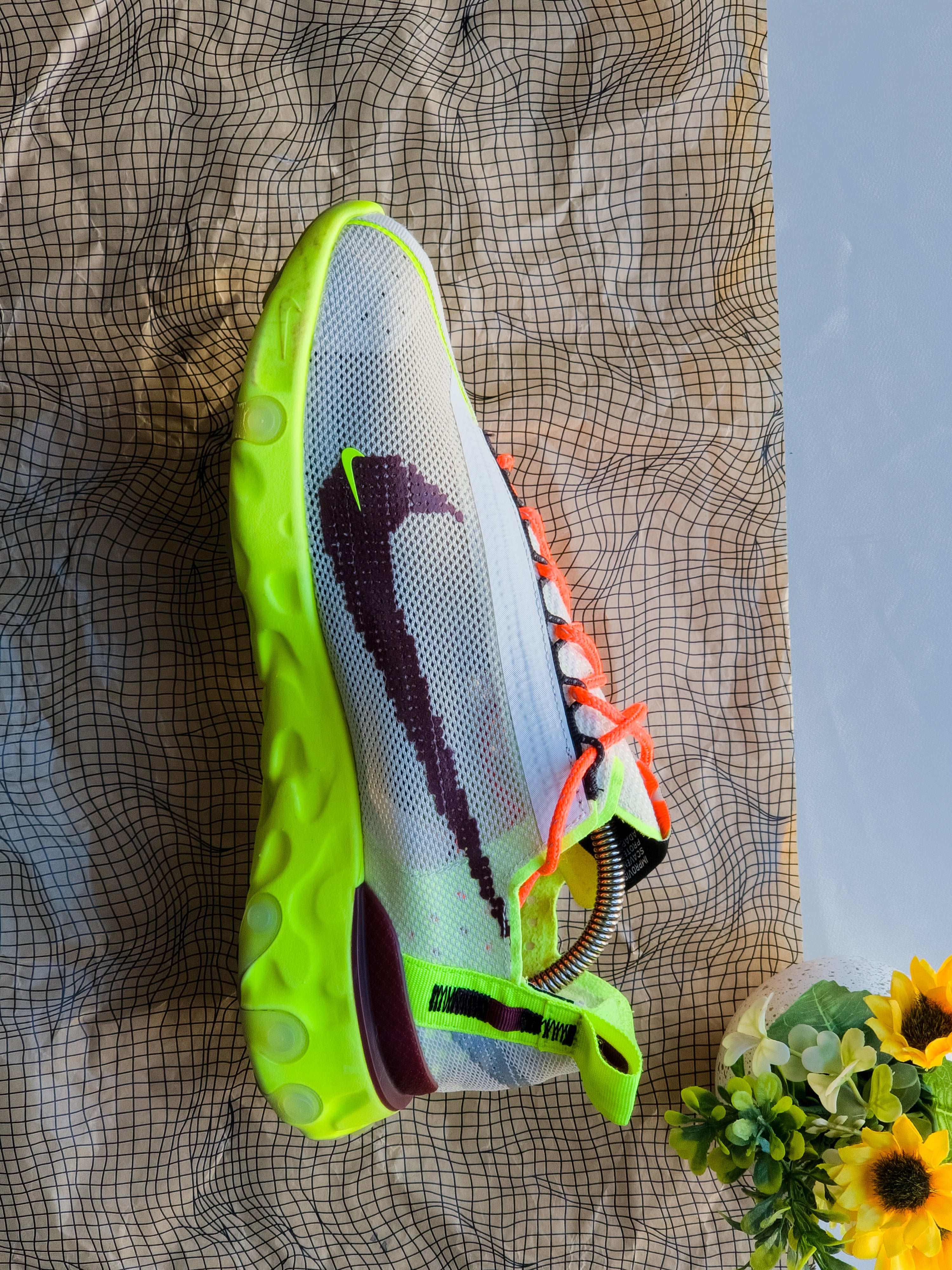 NIKE
