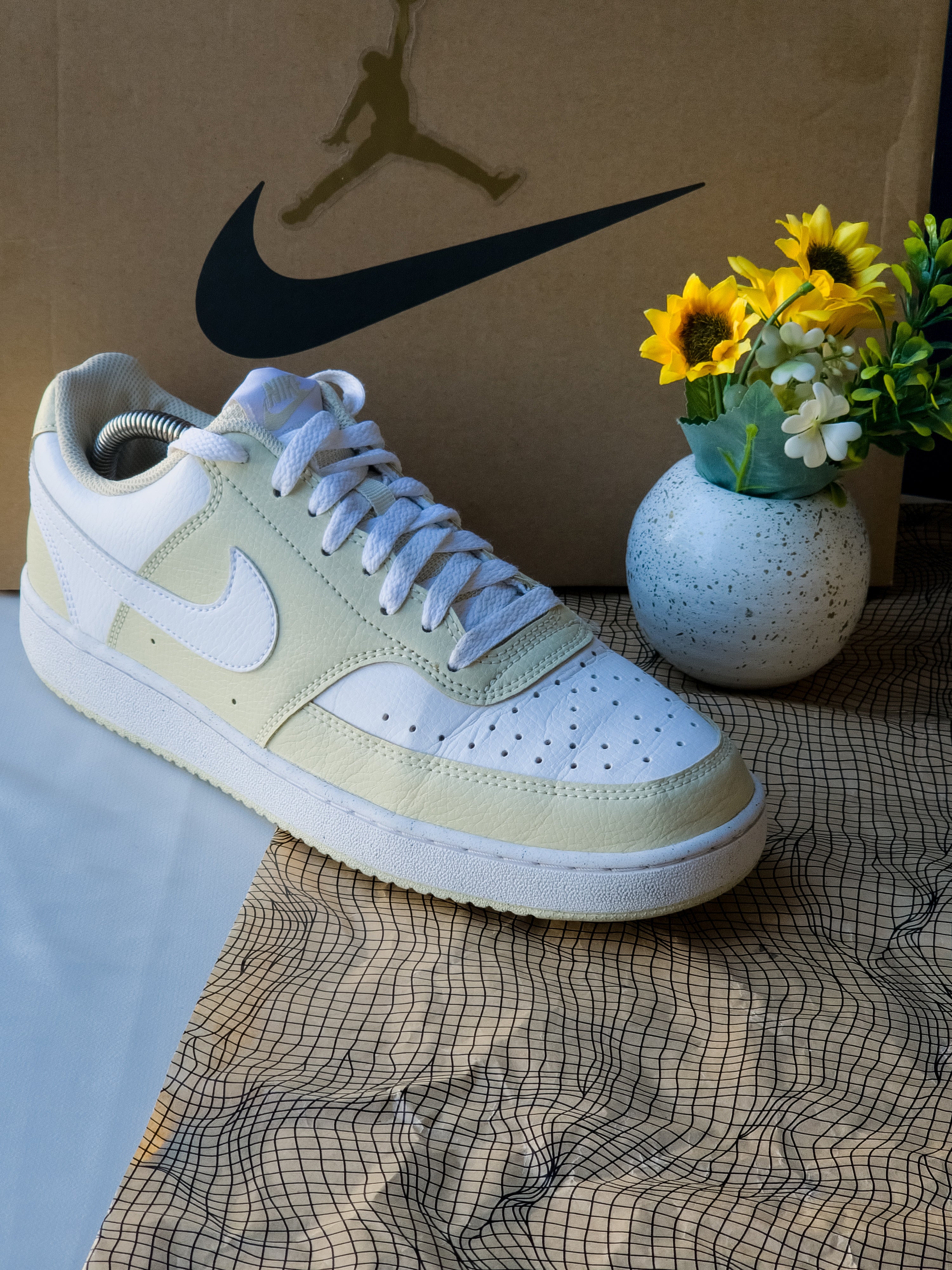 NIKE