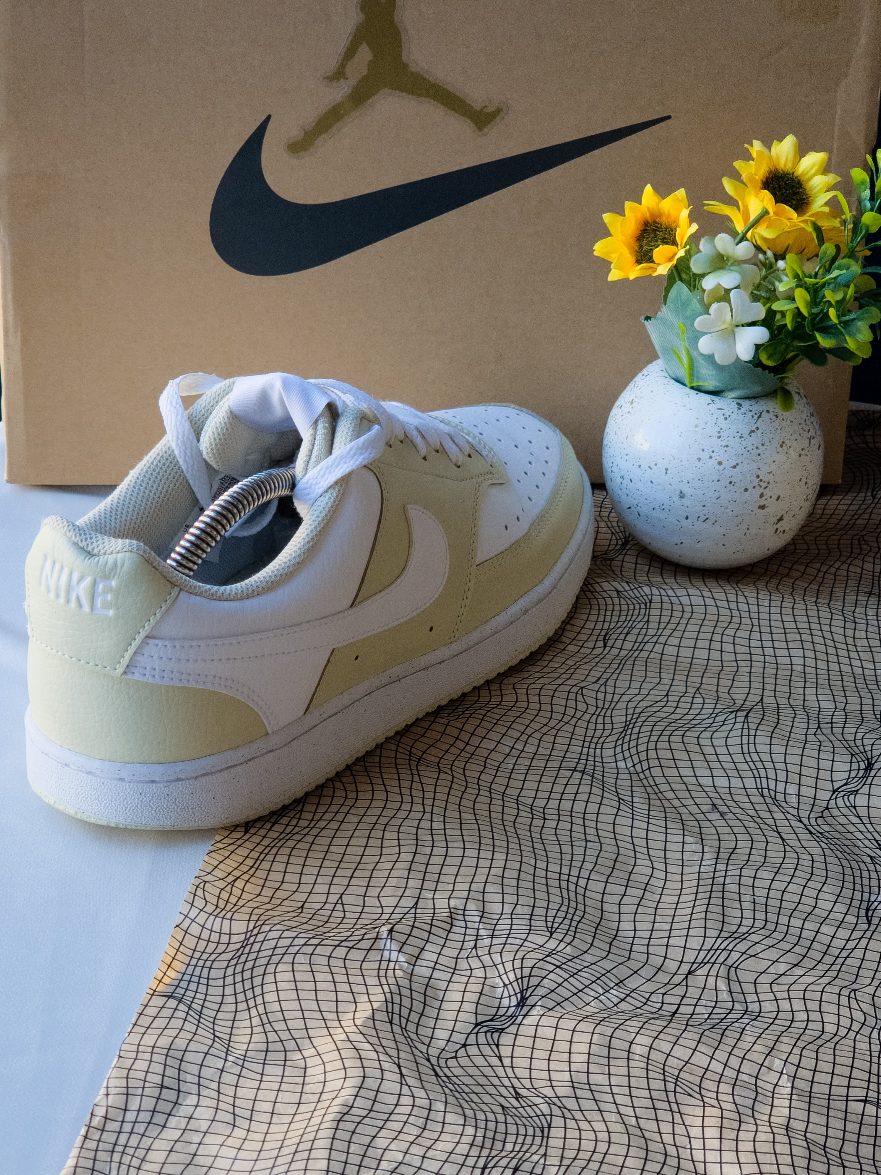 NIKE